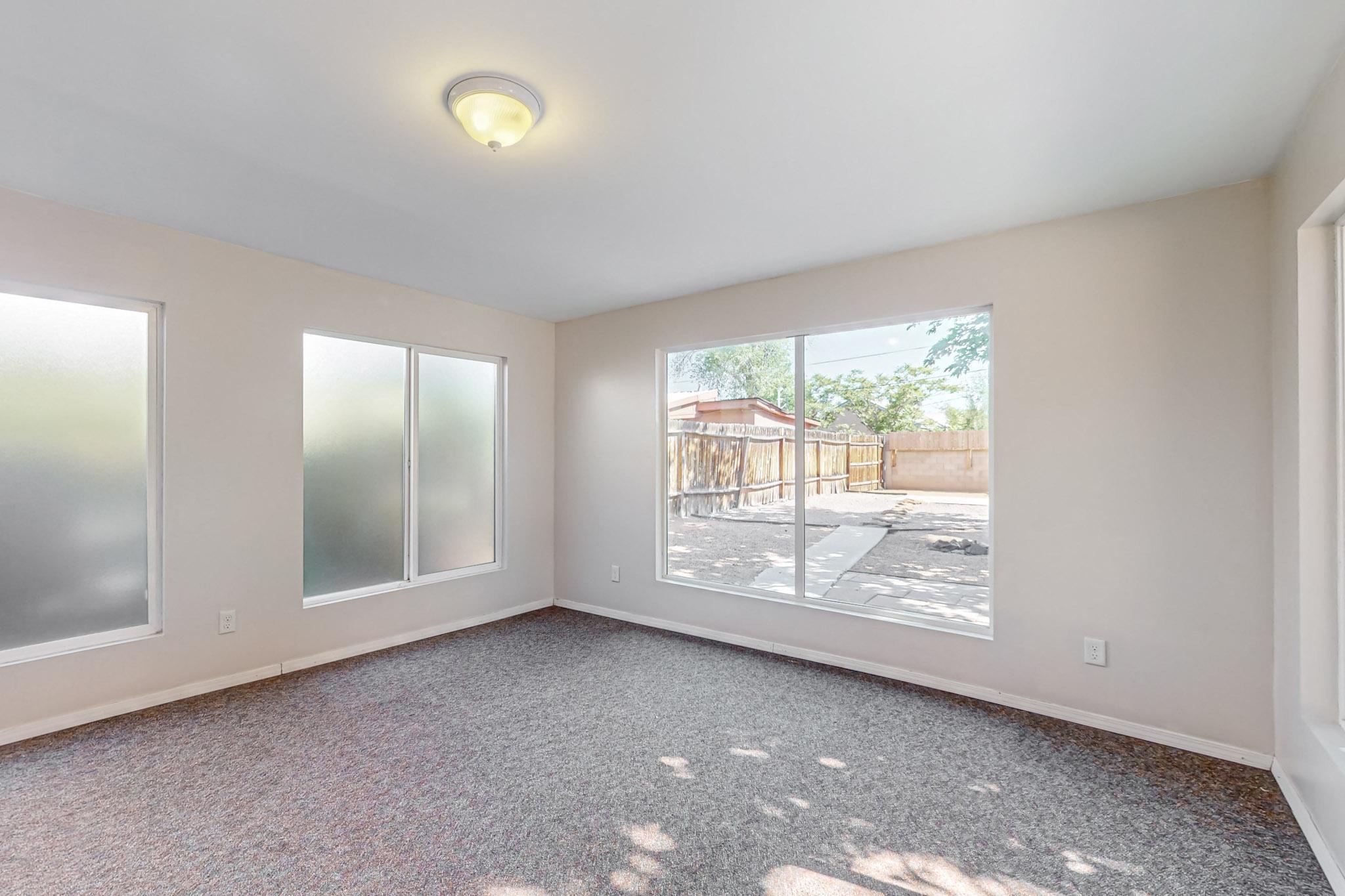 833 Palo Duro Avenue NW