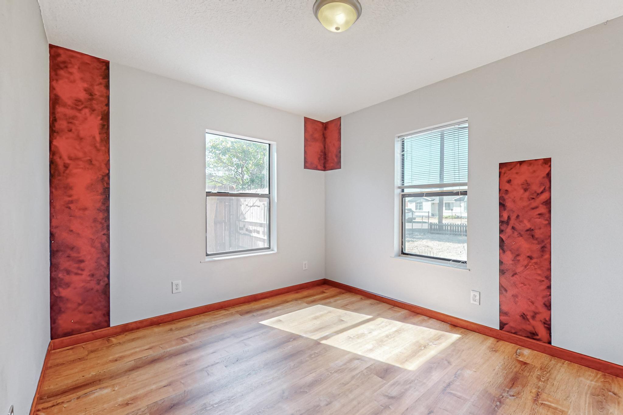 833 Palo Duro Avenue NW