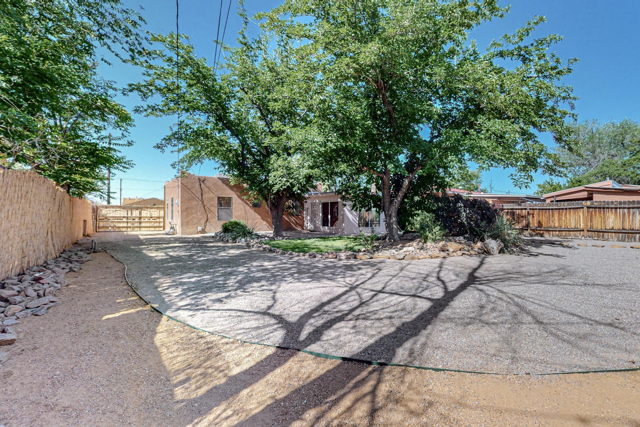 833 Palo Duro Avenue NW