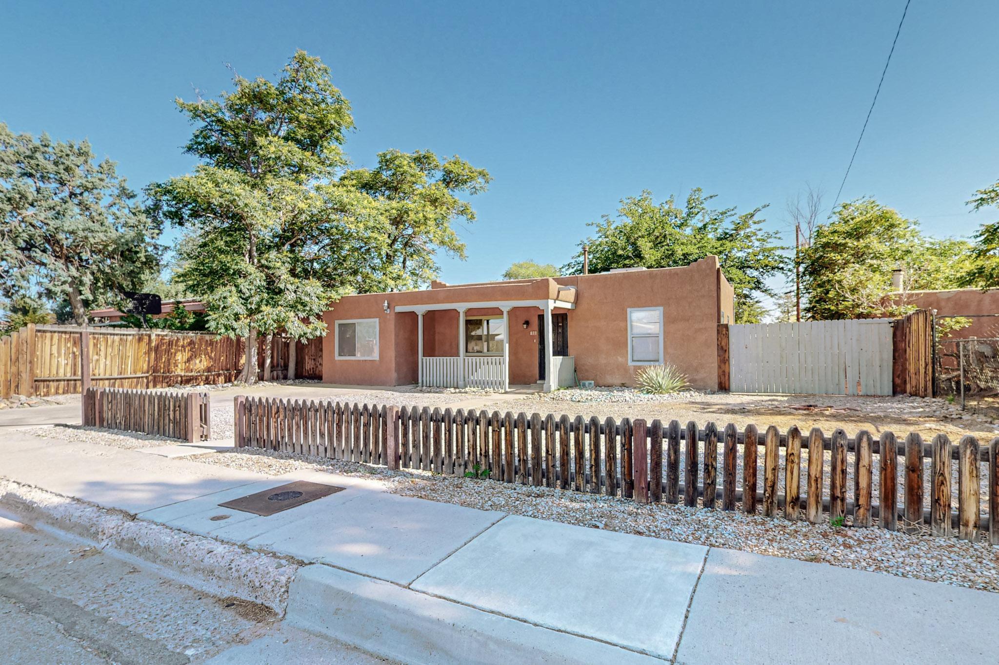 833 Palo Duro Avenue NW