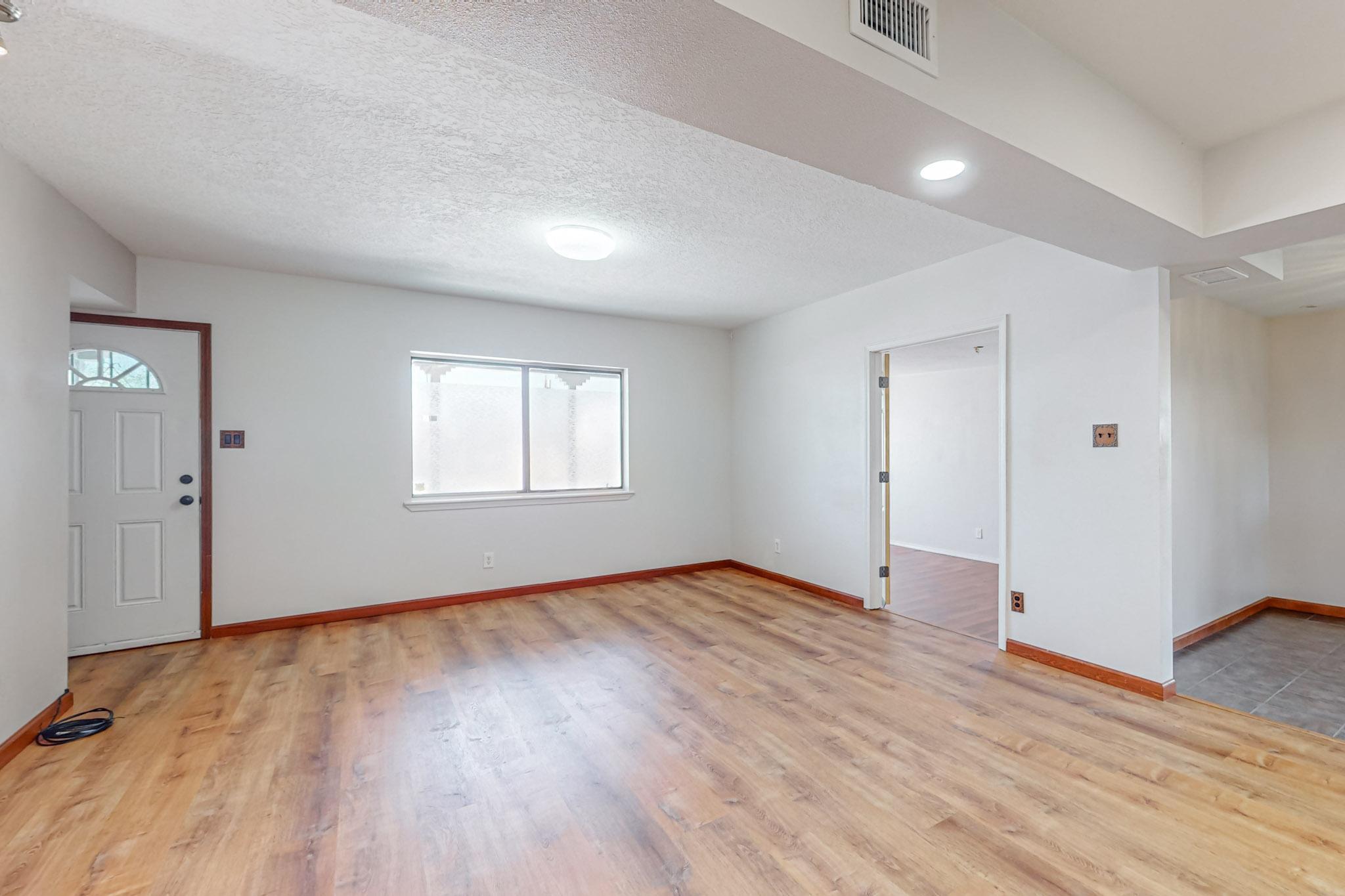 833 Palo Duro Avenue NW