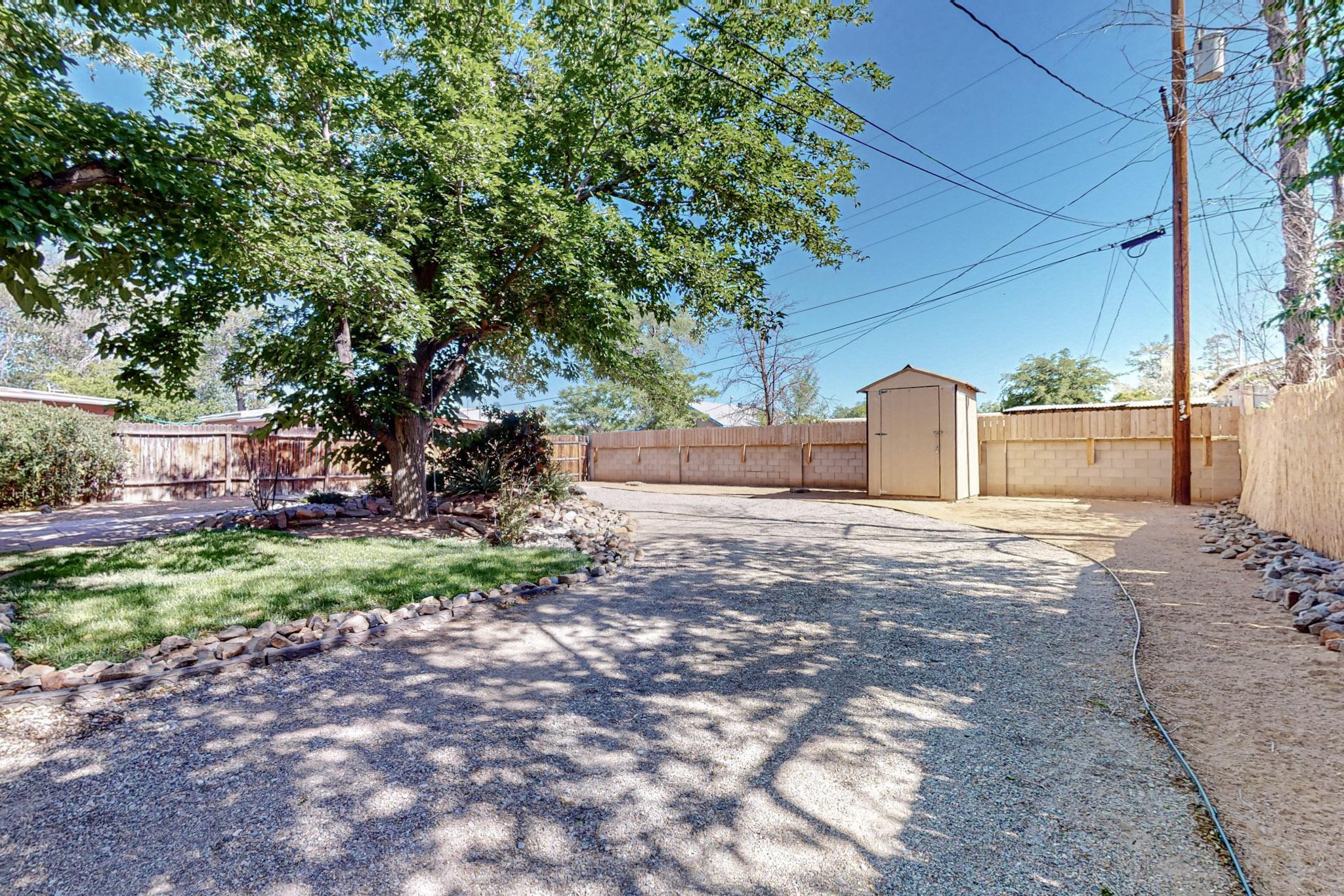 833 Palo Duro Avenue NW