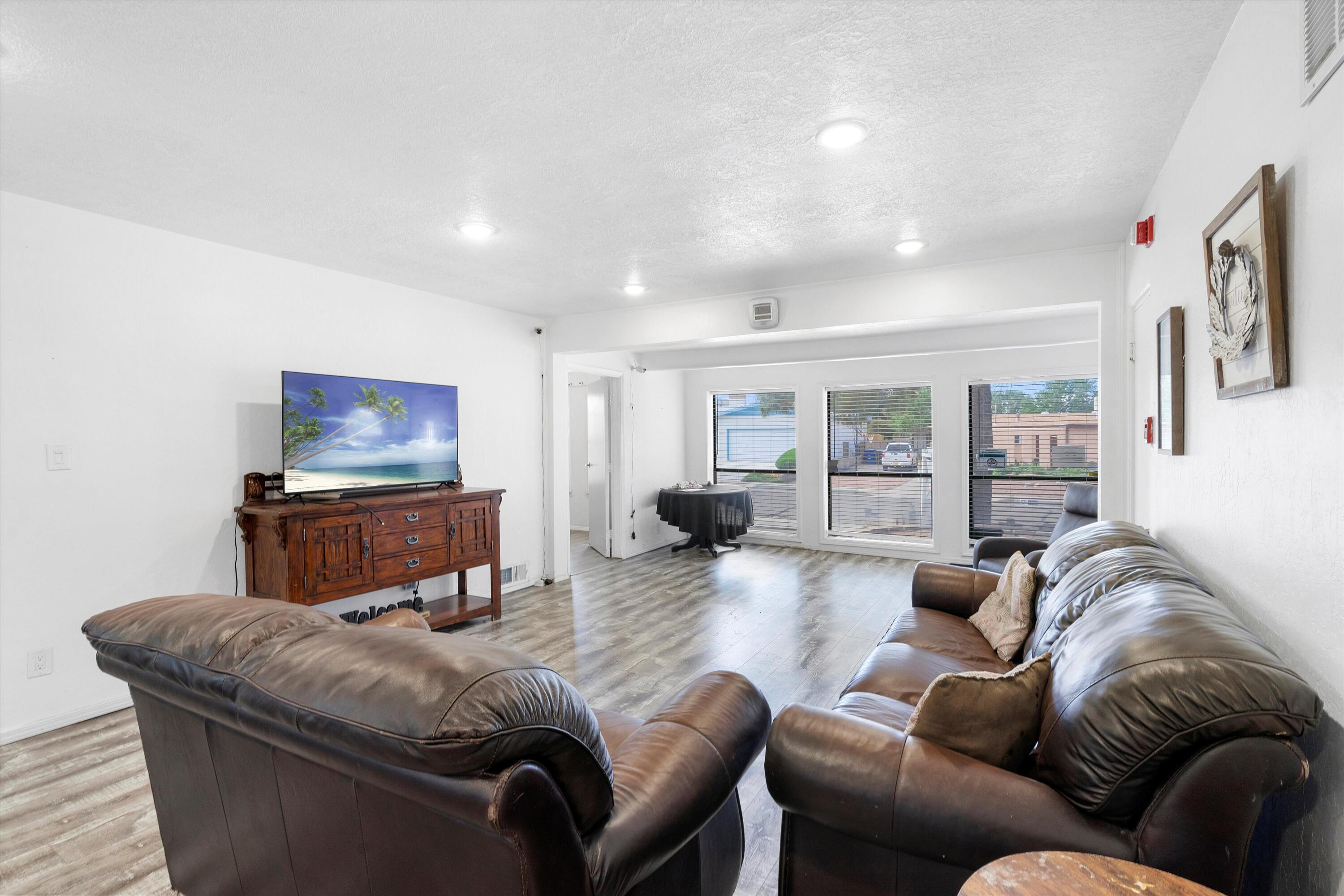 9909 Robin Avenue NE