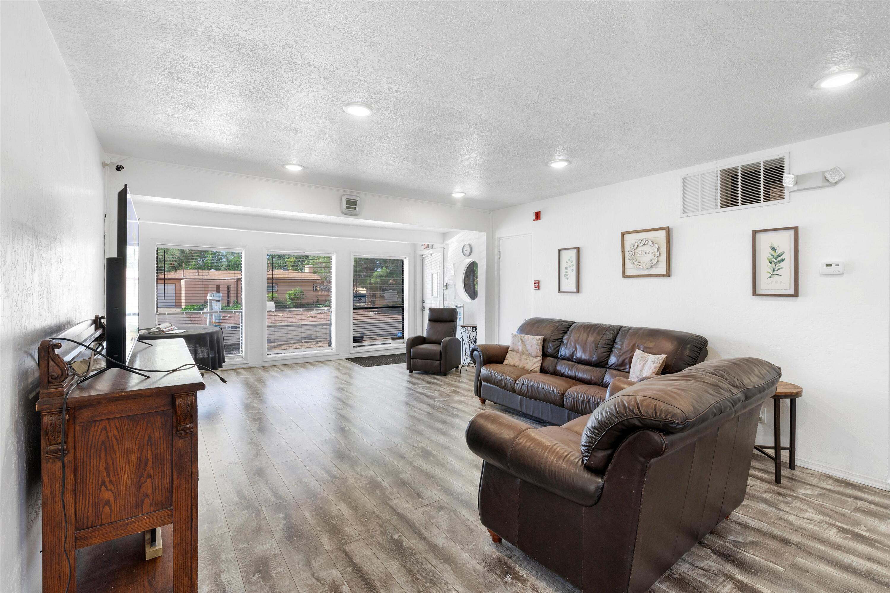 9909 Robin Avenue NE