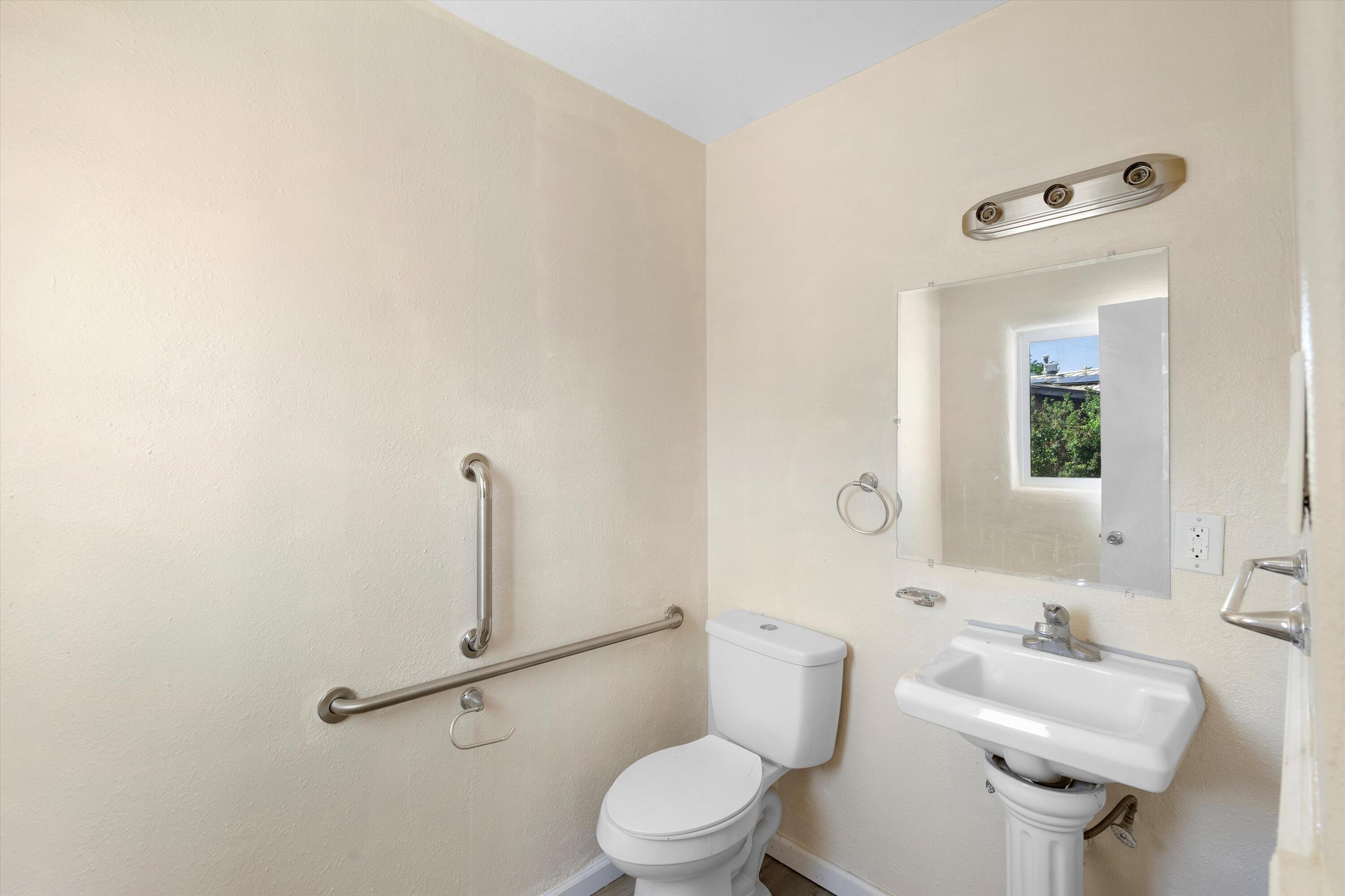 9909 Robin Avenue NE