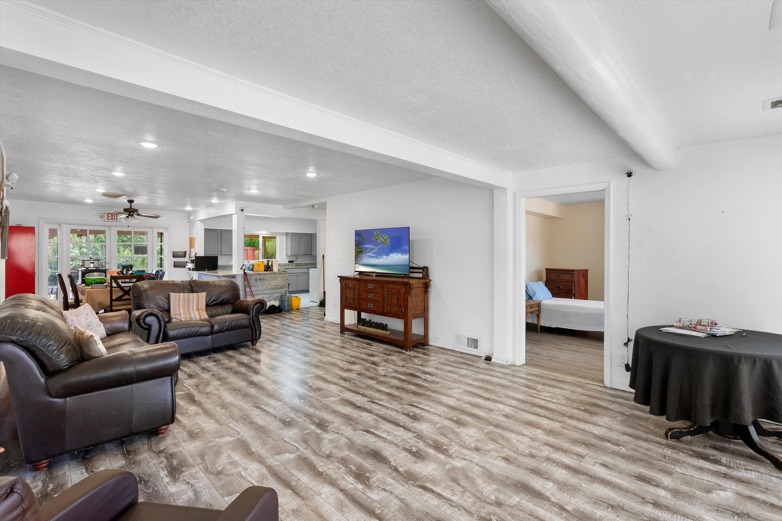 9909 Robin Avenue NE