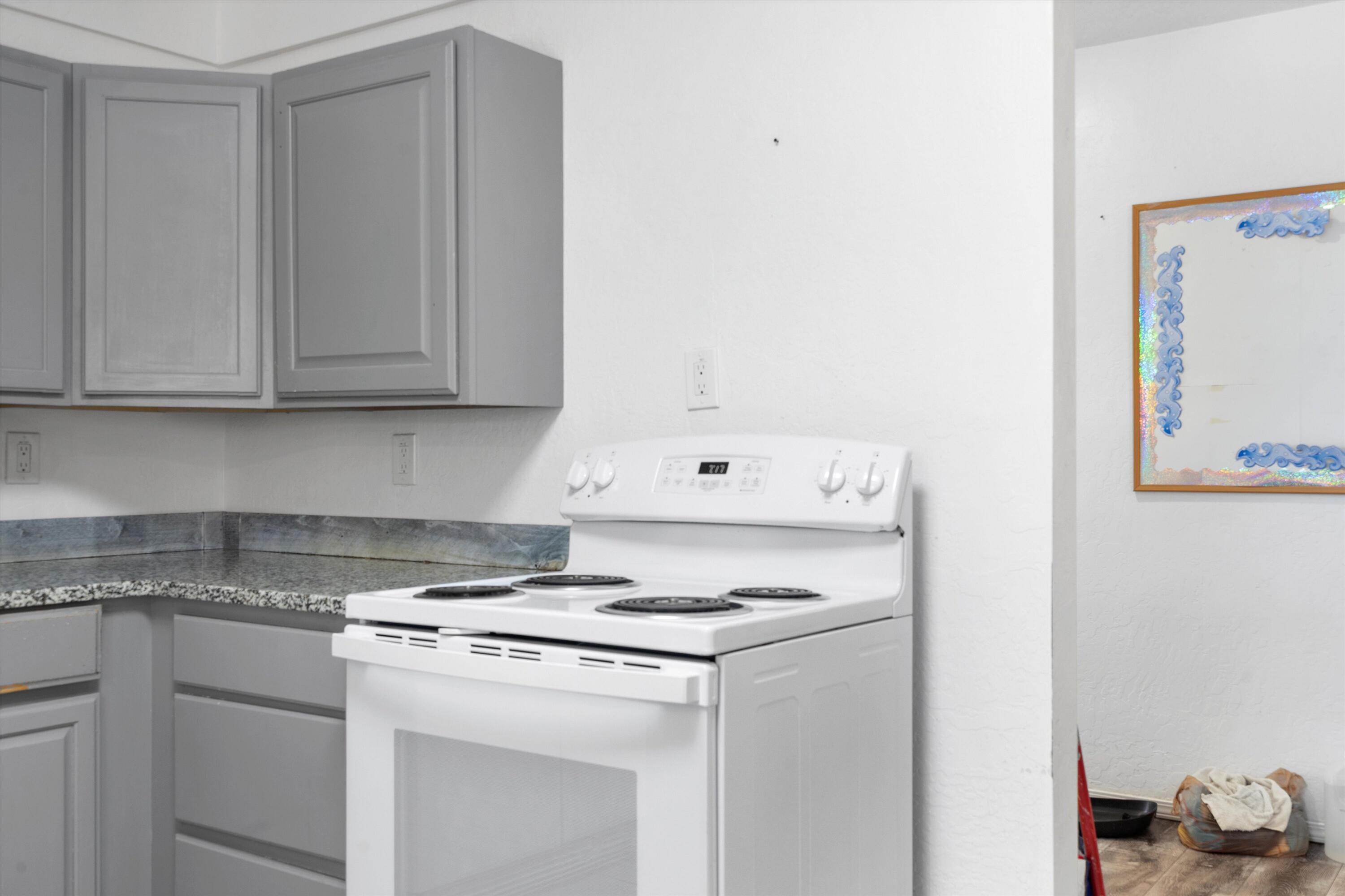 9909 Robin Avenue NE