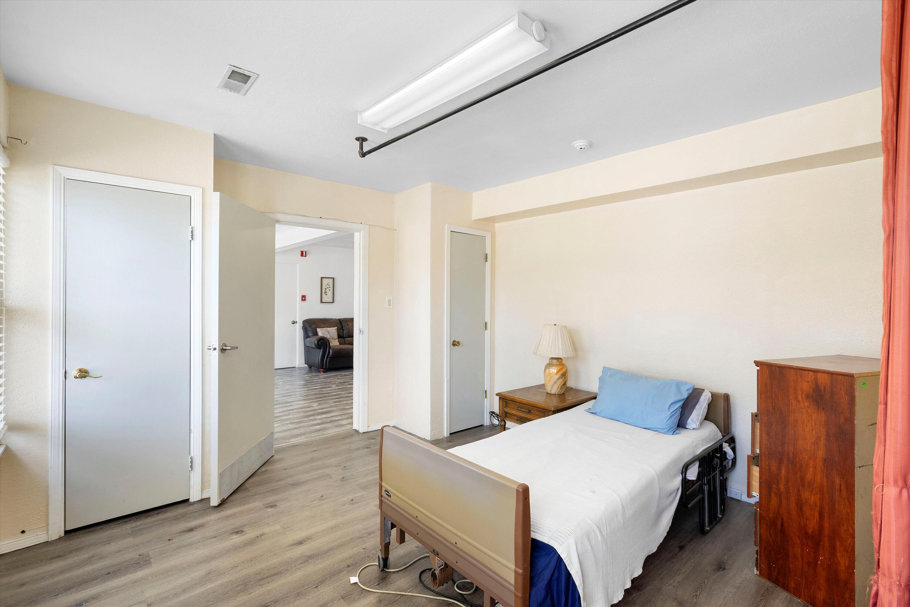 9909 Robin Avenue NE