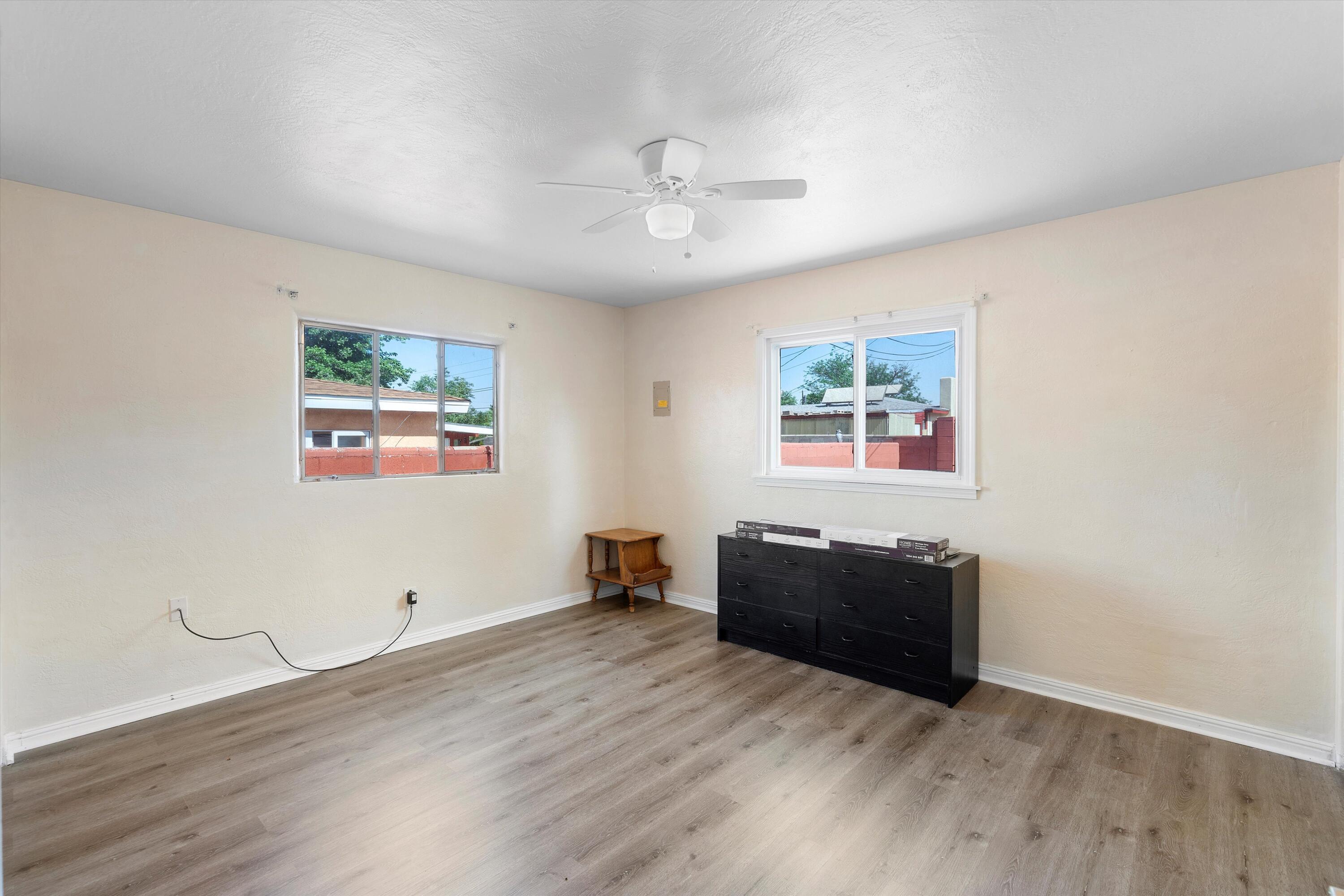 9909 Robin Avenue NE