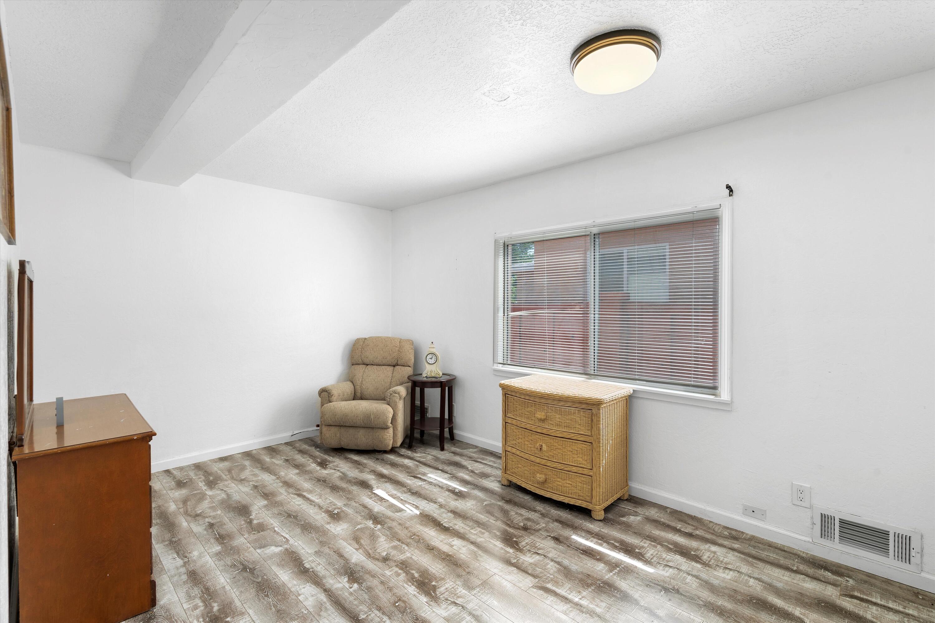 9909 Robin Avenue NE