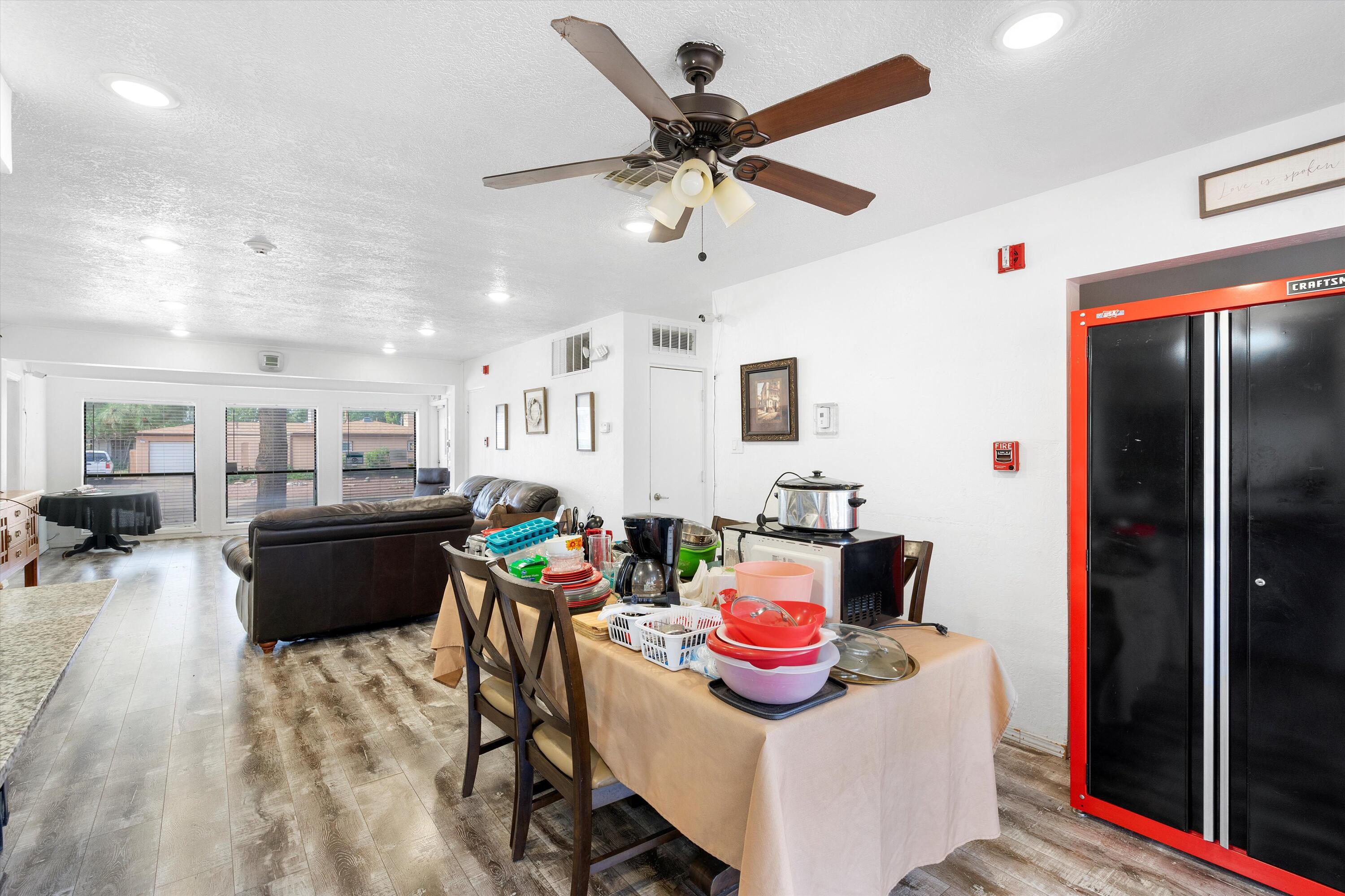 9909 Robin Avenue NE