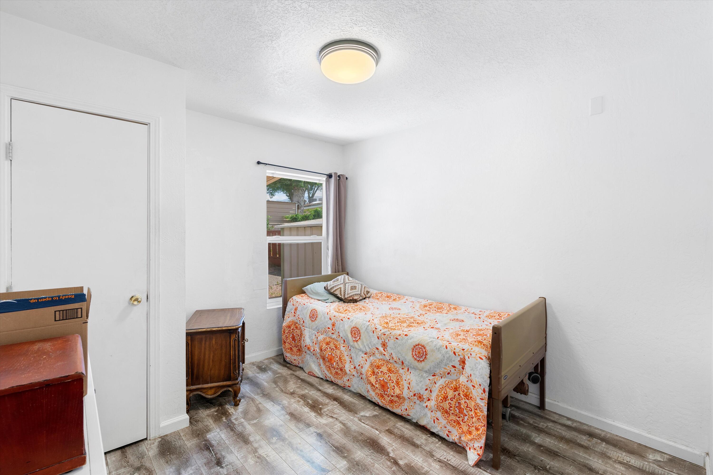 9909 Robin Avenue NE