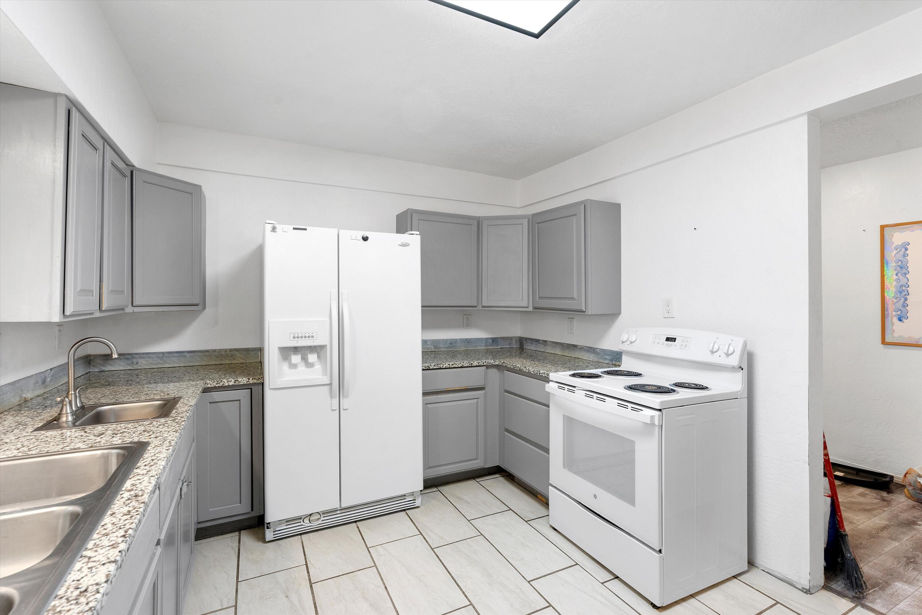 9909 Robin Avenue NE