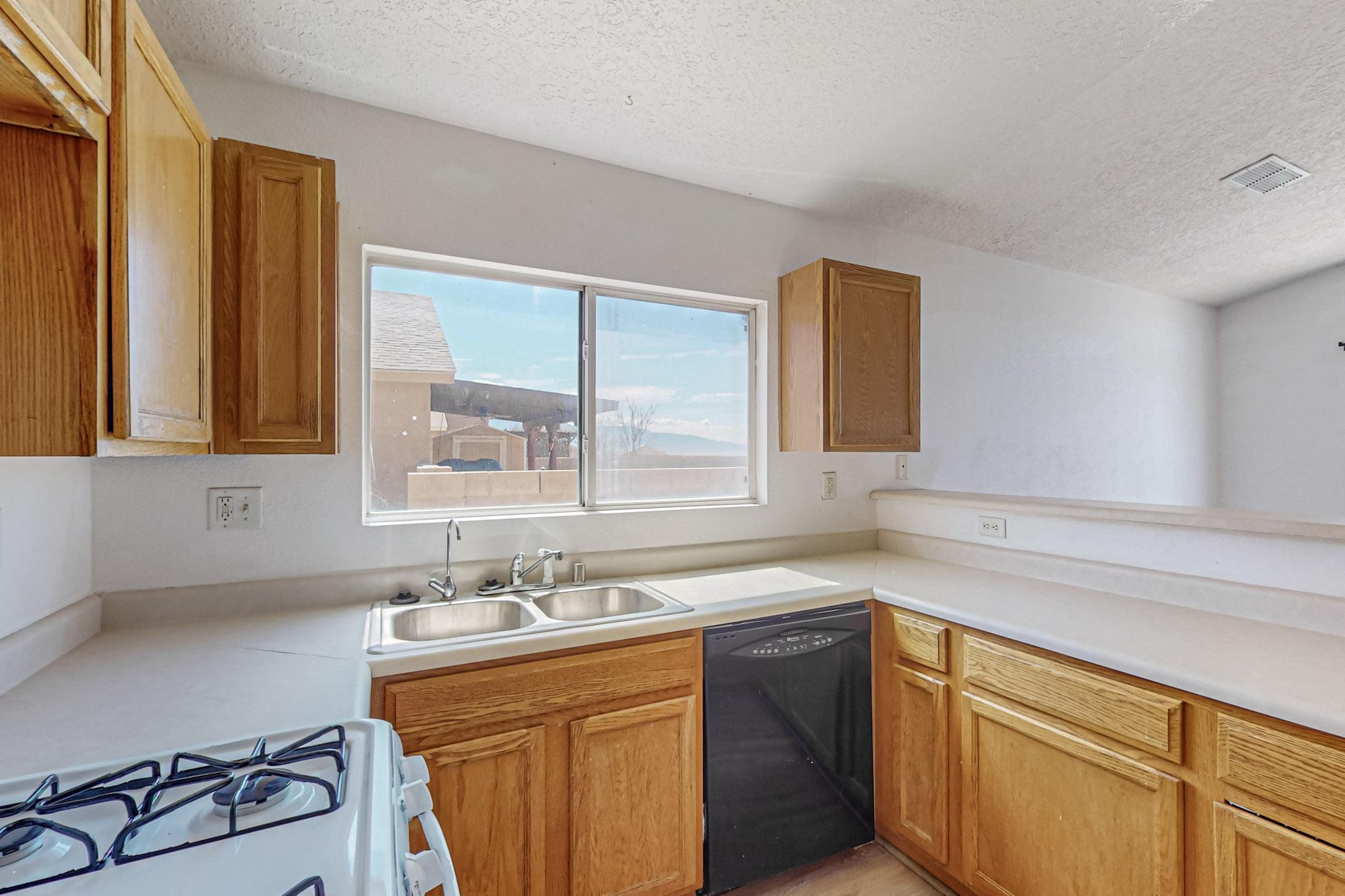 6236 Vaughn Drive NE