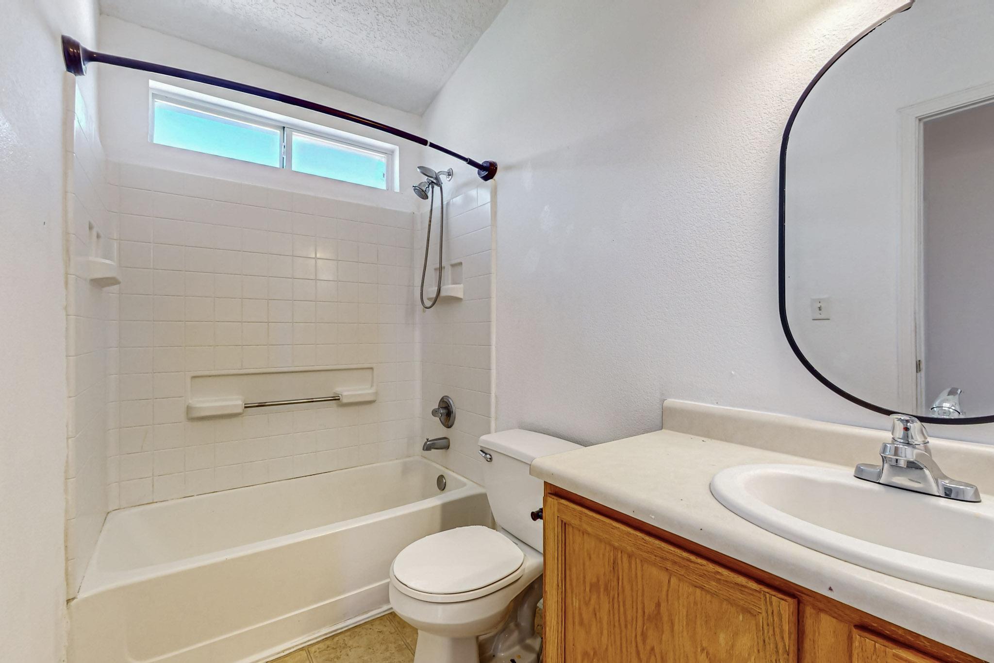 6236 Vaughn Drive NE