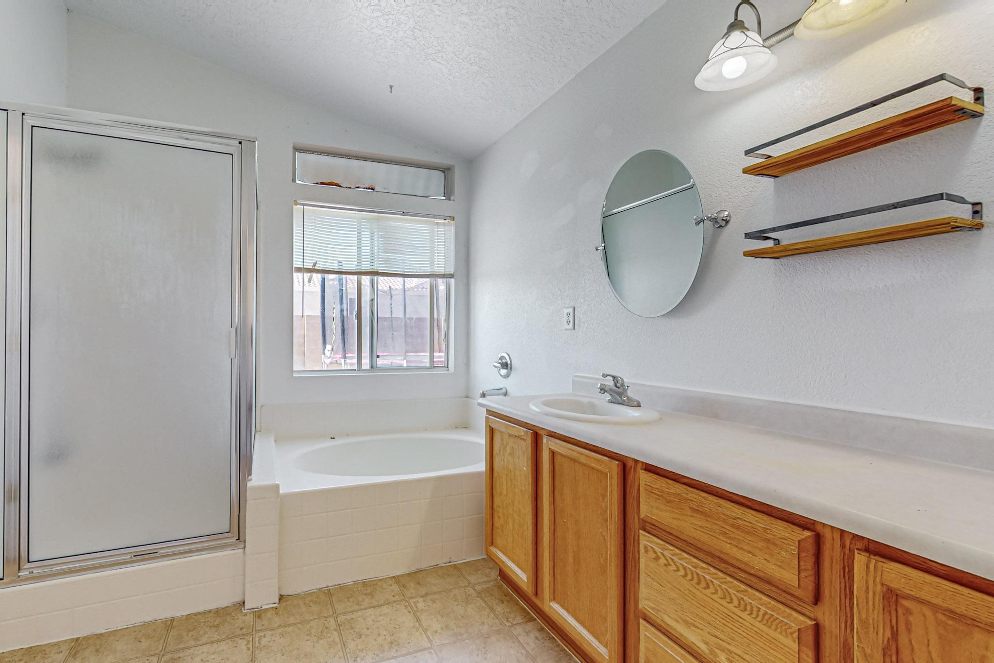 6236 Vaughn Drive NE