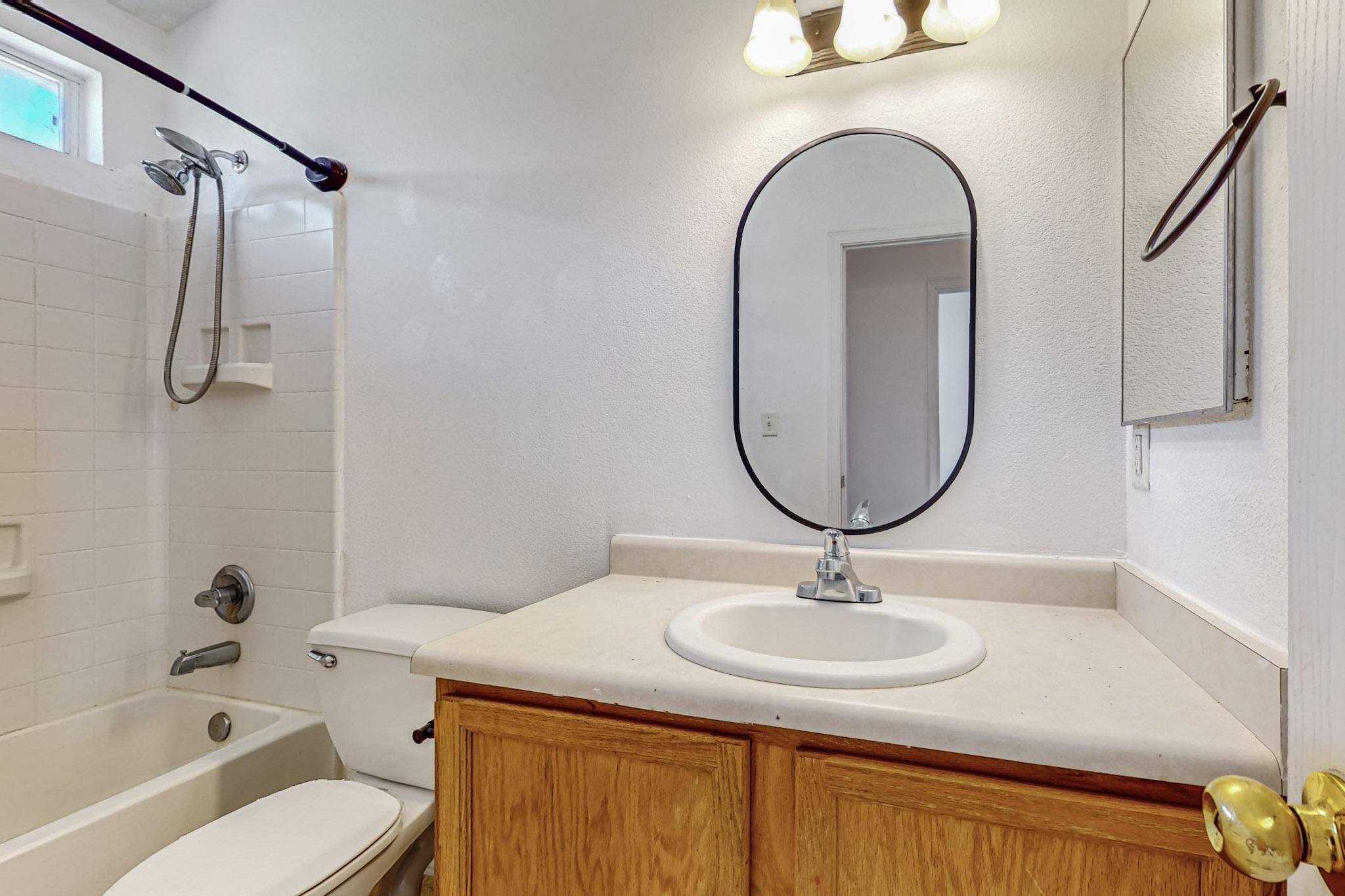 6236 Vaughn Drive NE