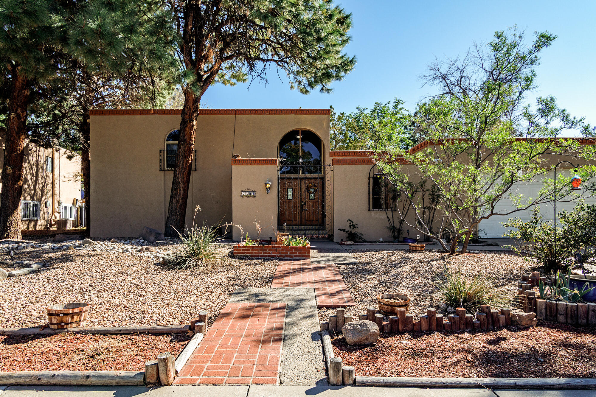 7304 Vista Del Arroyo Avenue NE