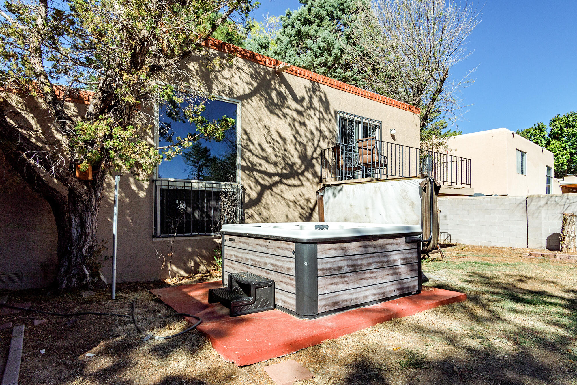 7304 Vista Del Arroyo Avenue NE