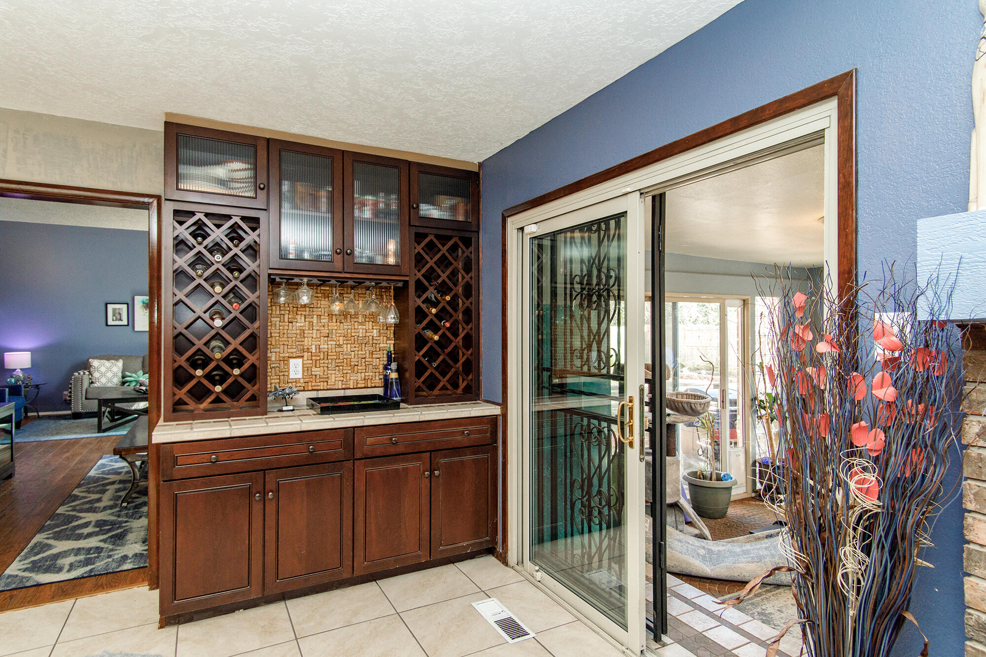 7304 Vista Del Arroyo Avenue NE