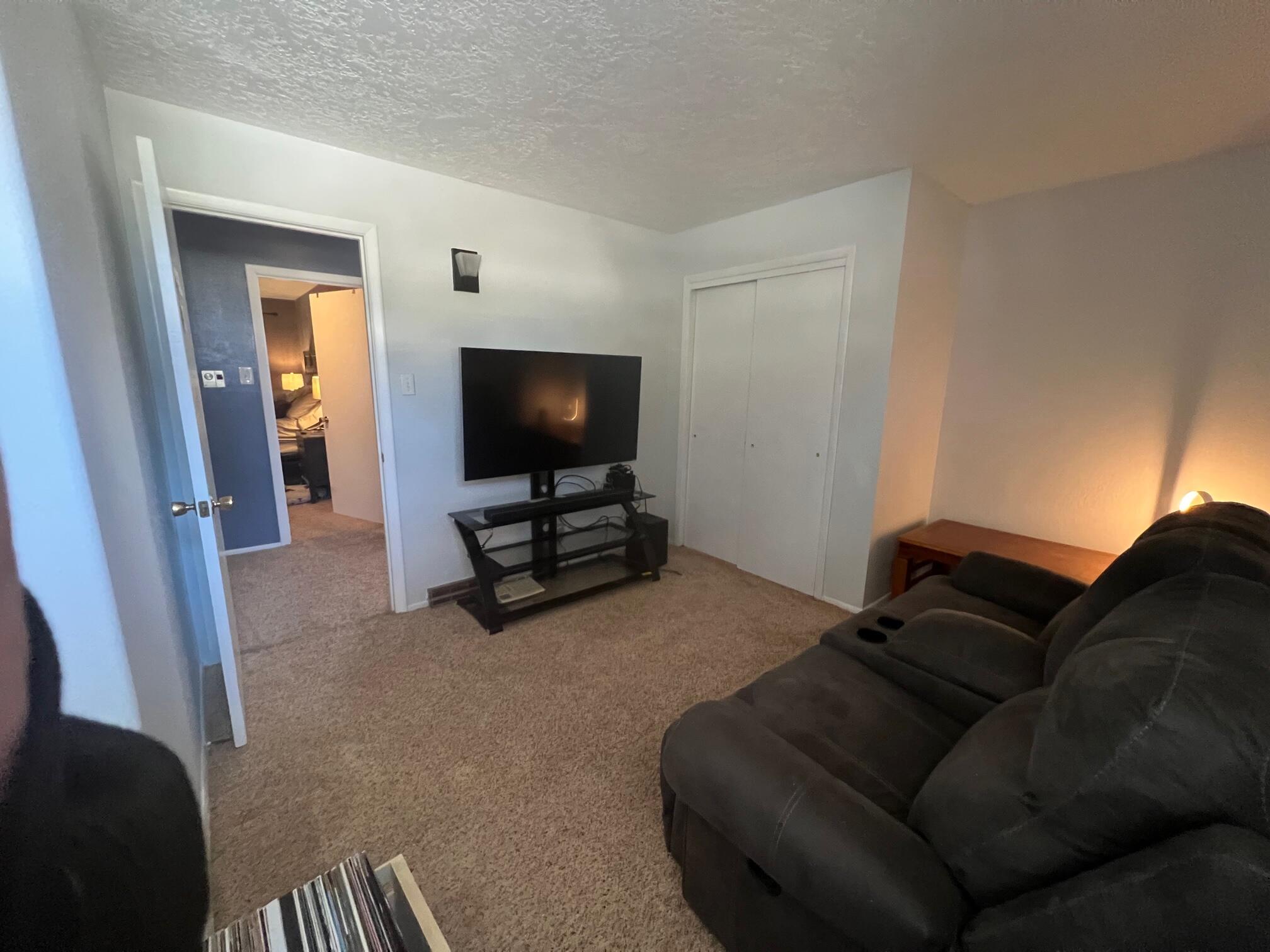 7304 Vista Del Arroyo Avenue NE