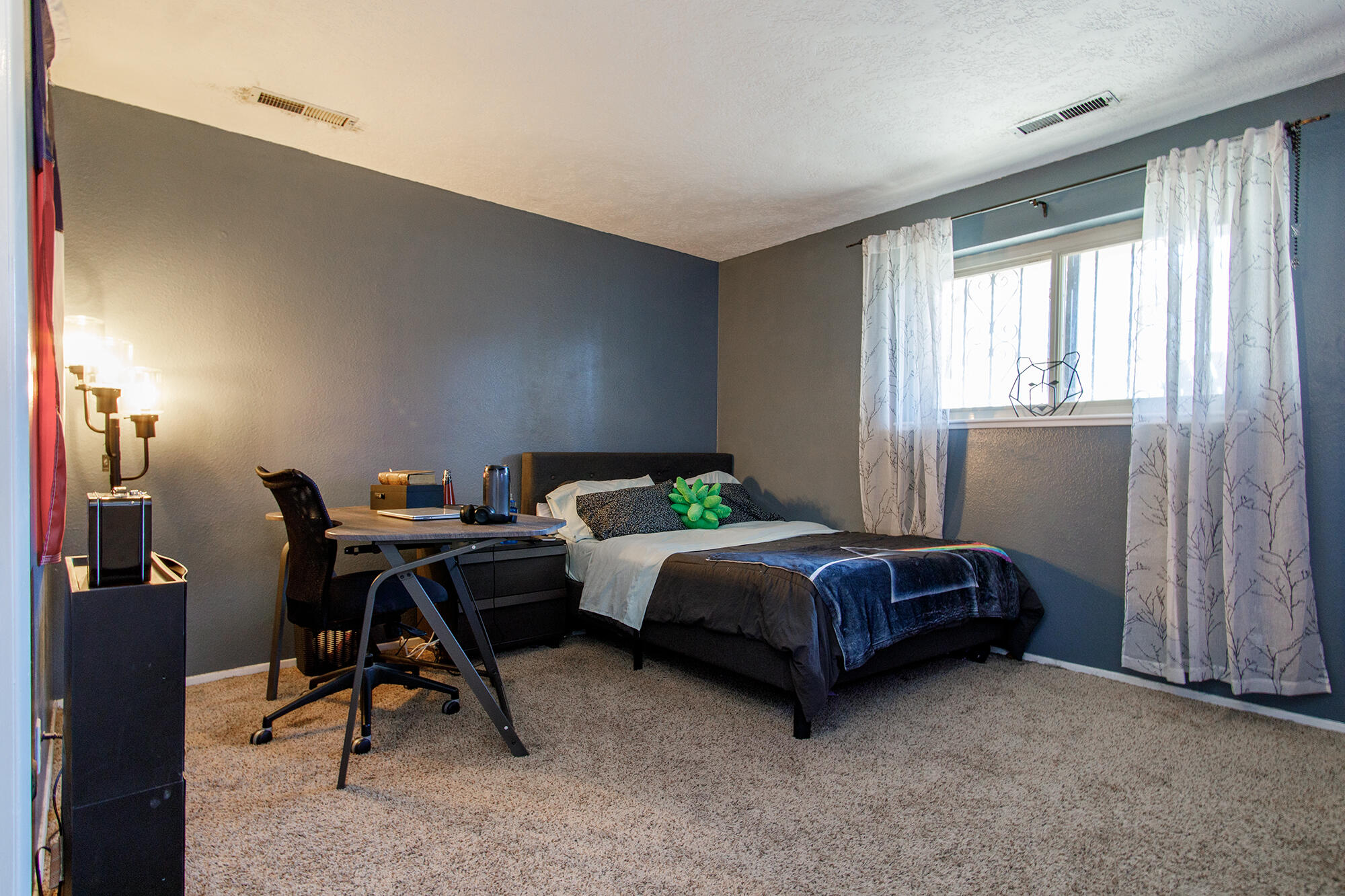 7304 Vista Del Arroyo Avenue NE