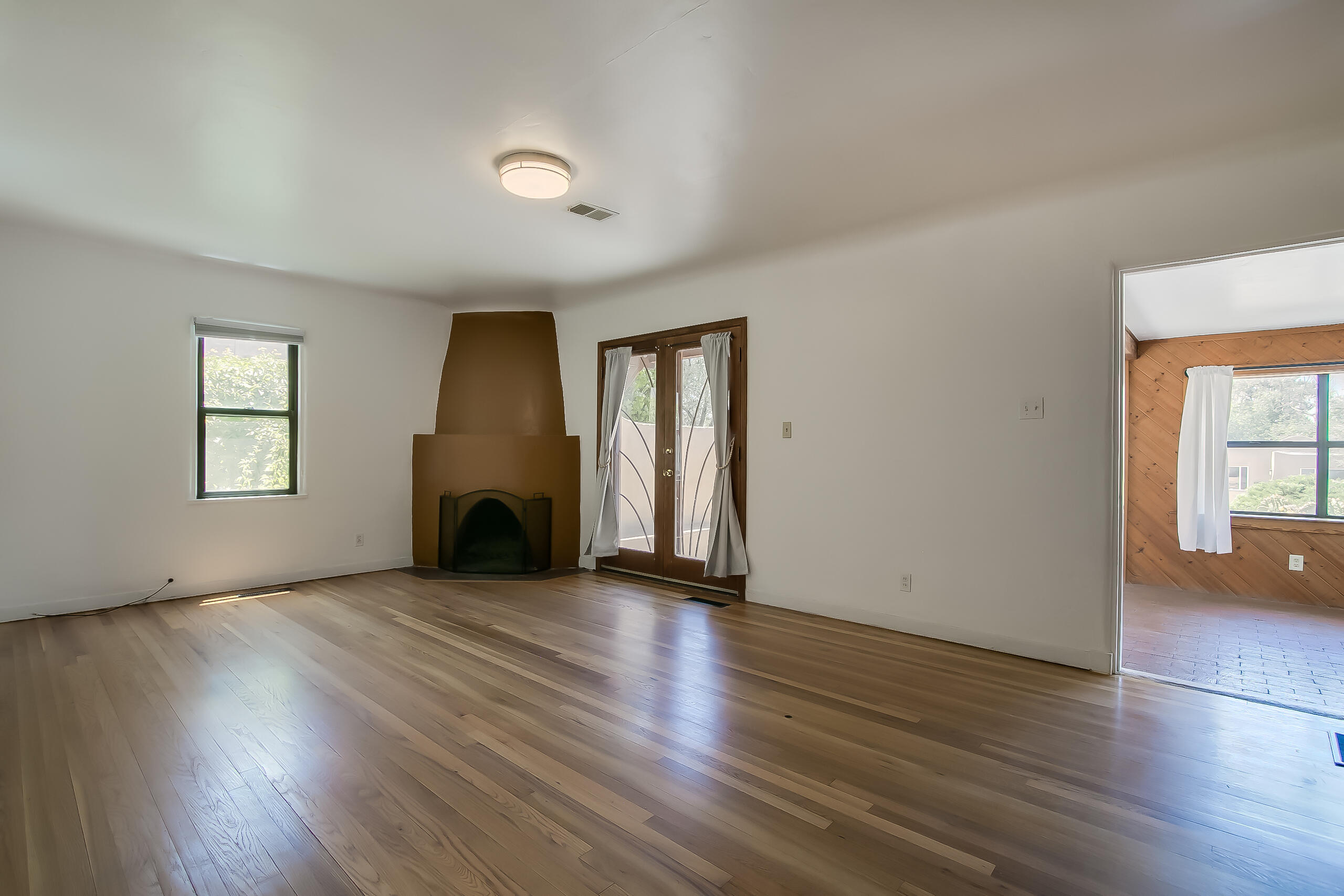 306 Tulane Drive SE
