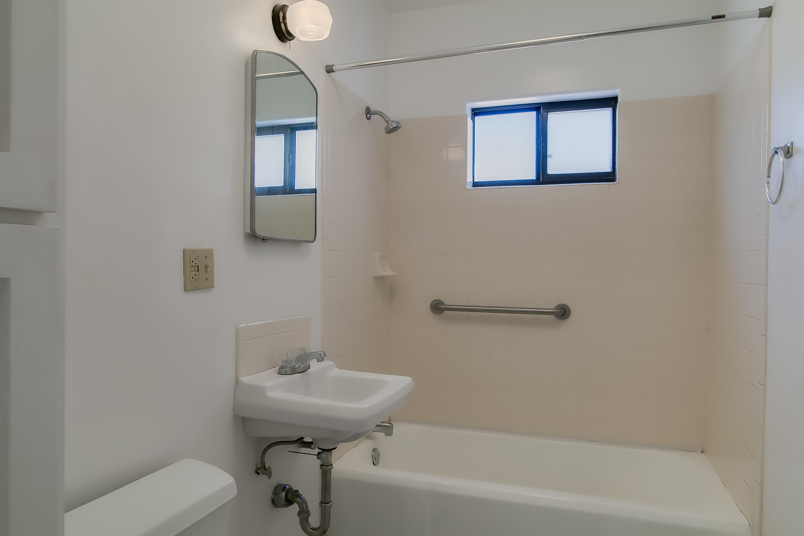 306 Tulane Drive SE