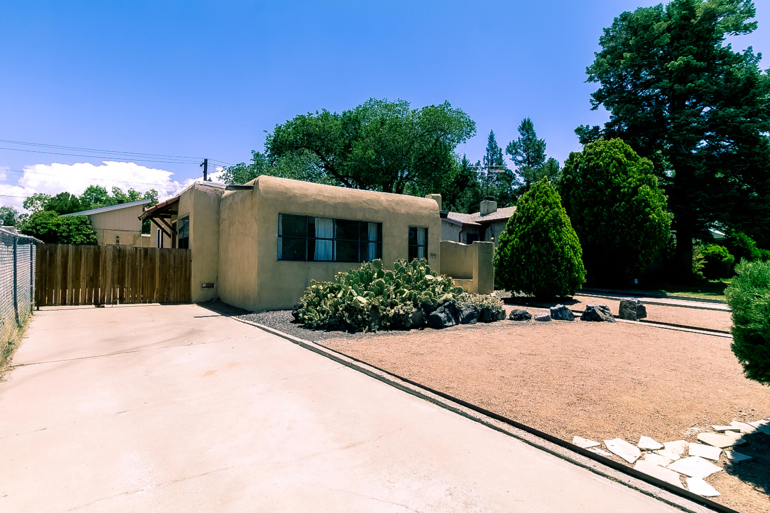306 Tulane Drive SE