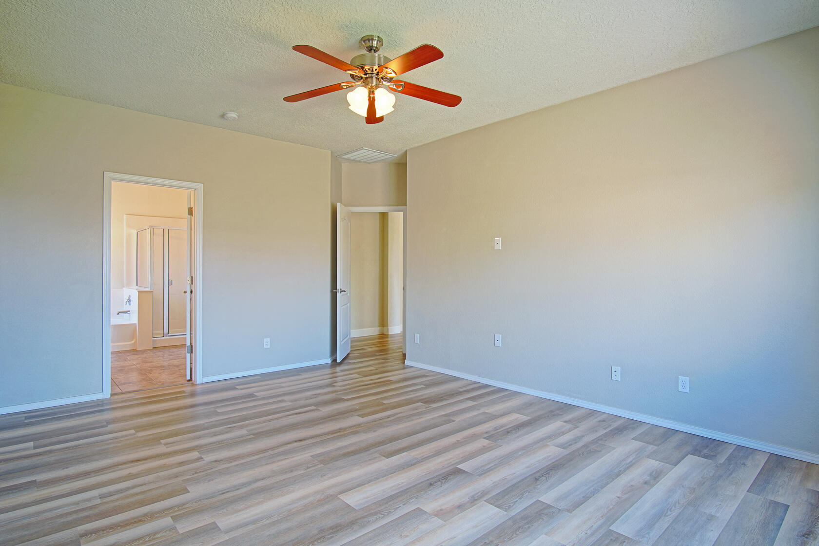 736 Palo Alto Drive NE