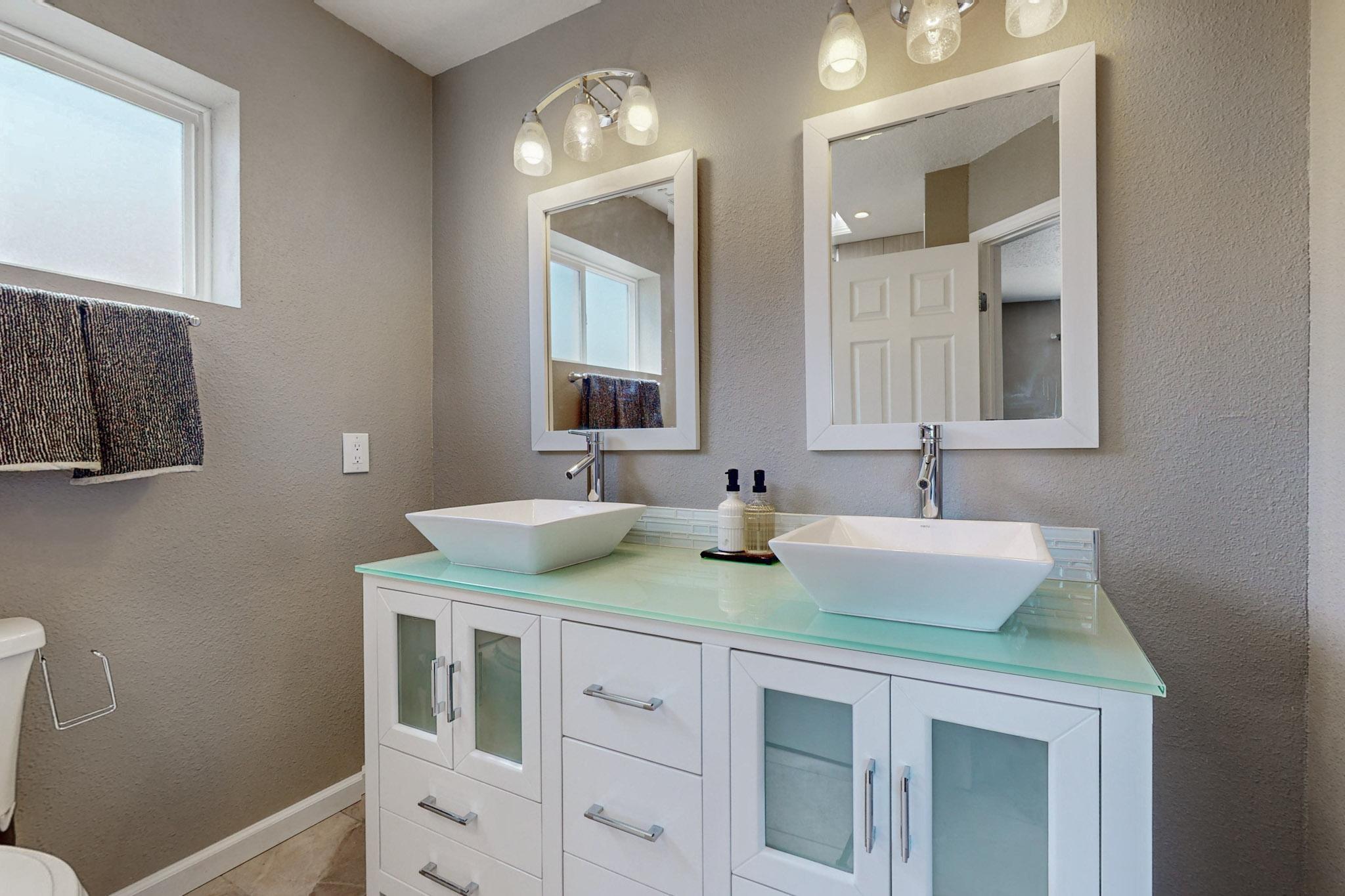 6649 Shenandoah River Court NE
