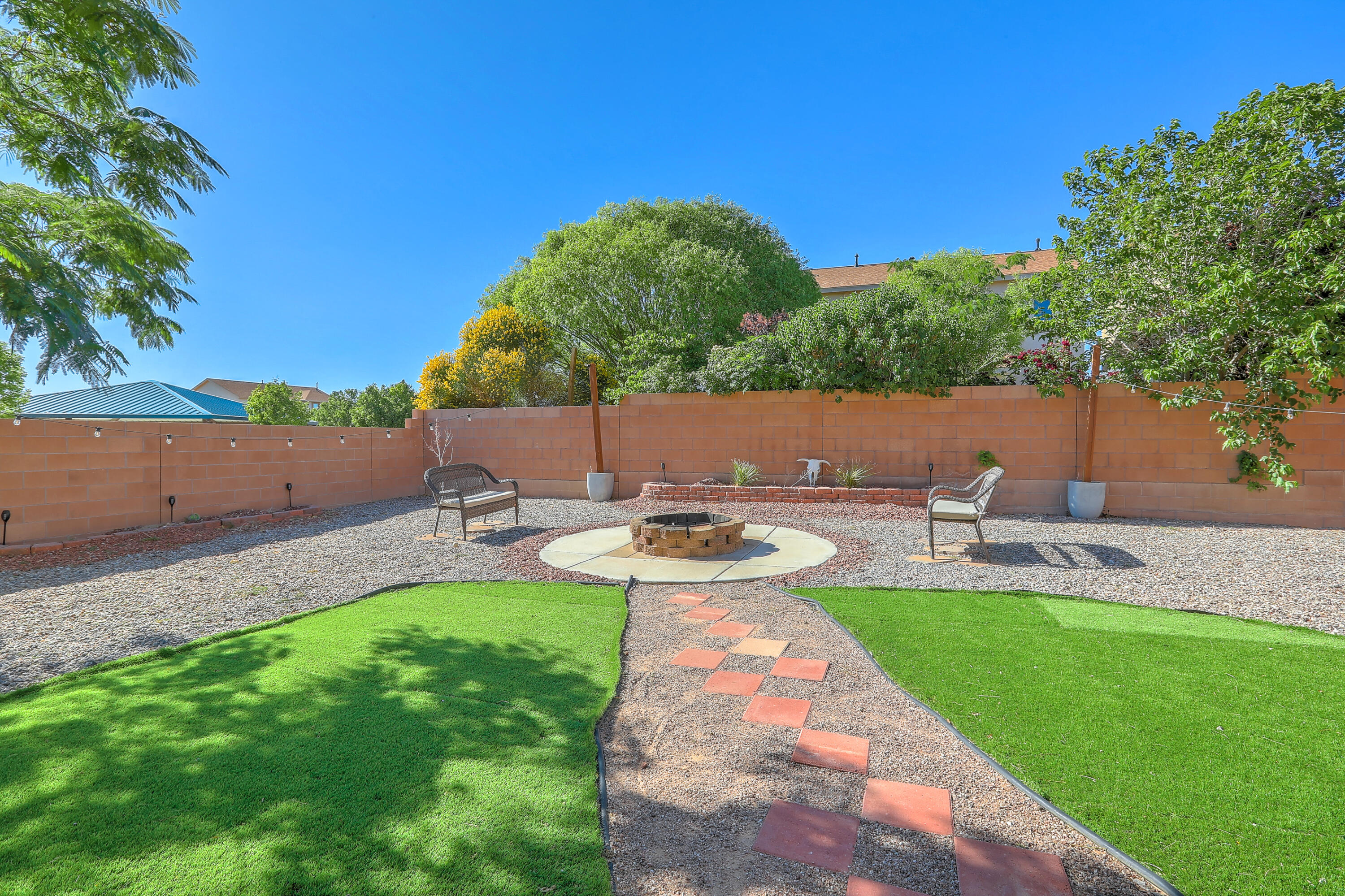 260 El Camino Loop NW