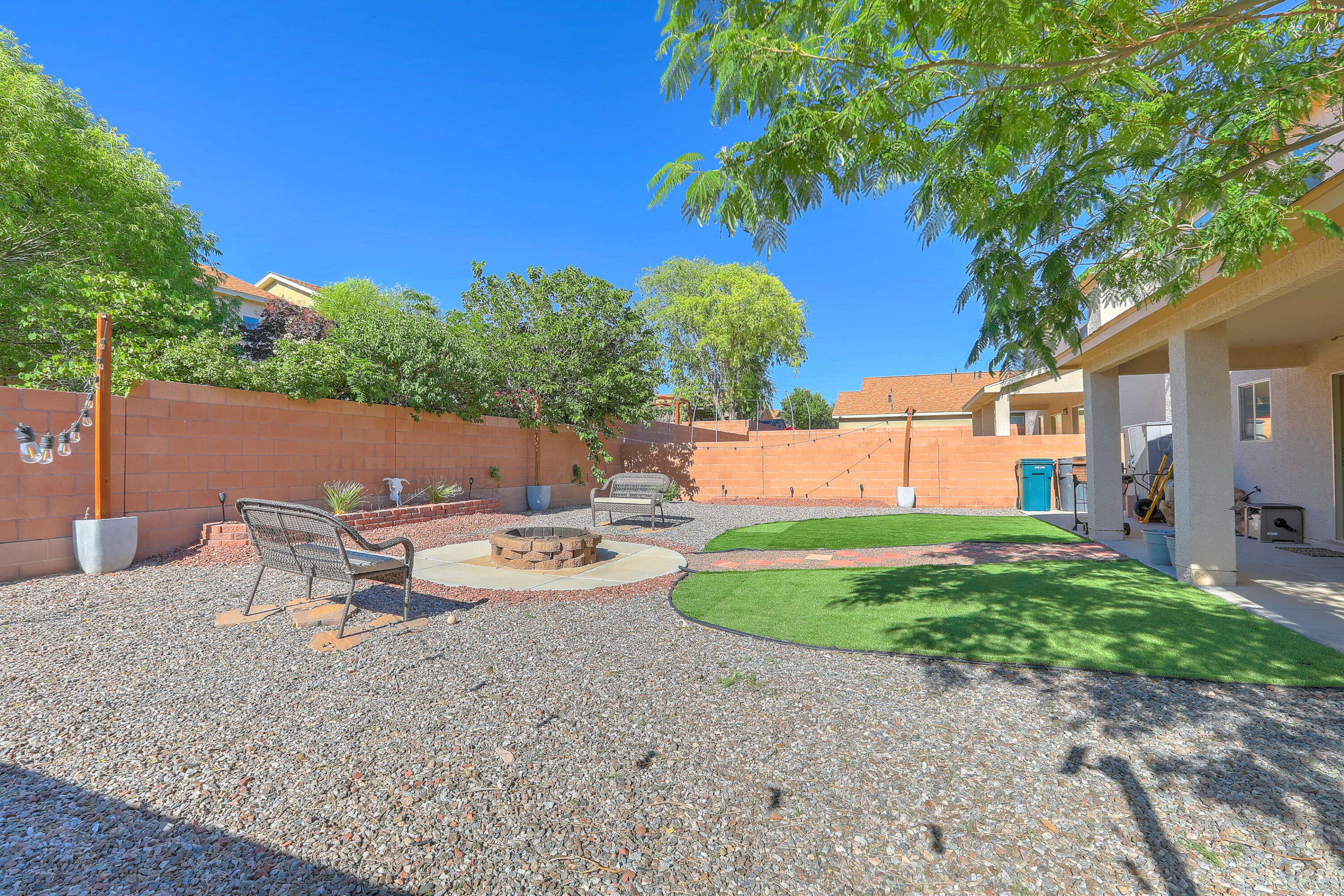 260 El Camino Loop NW