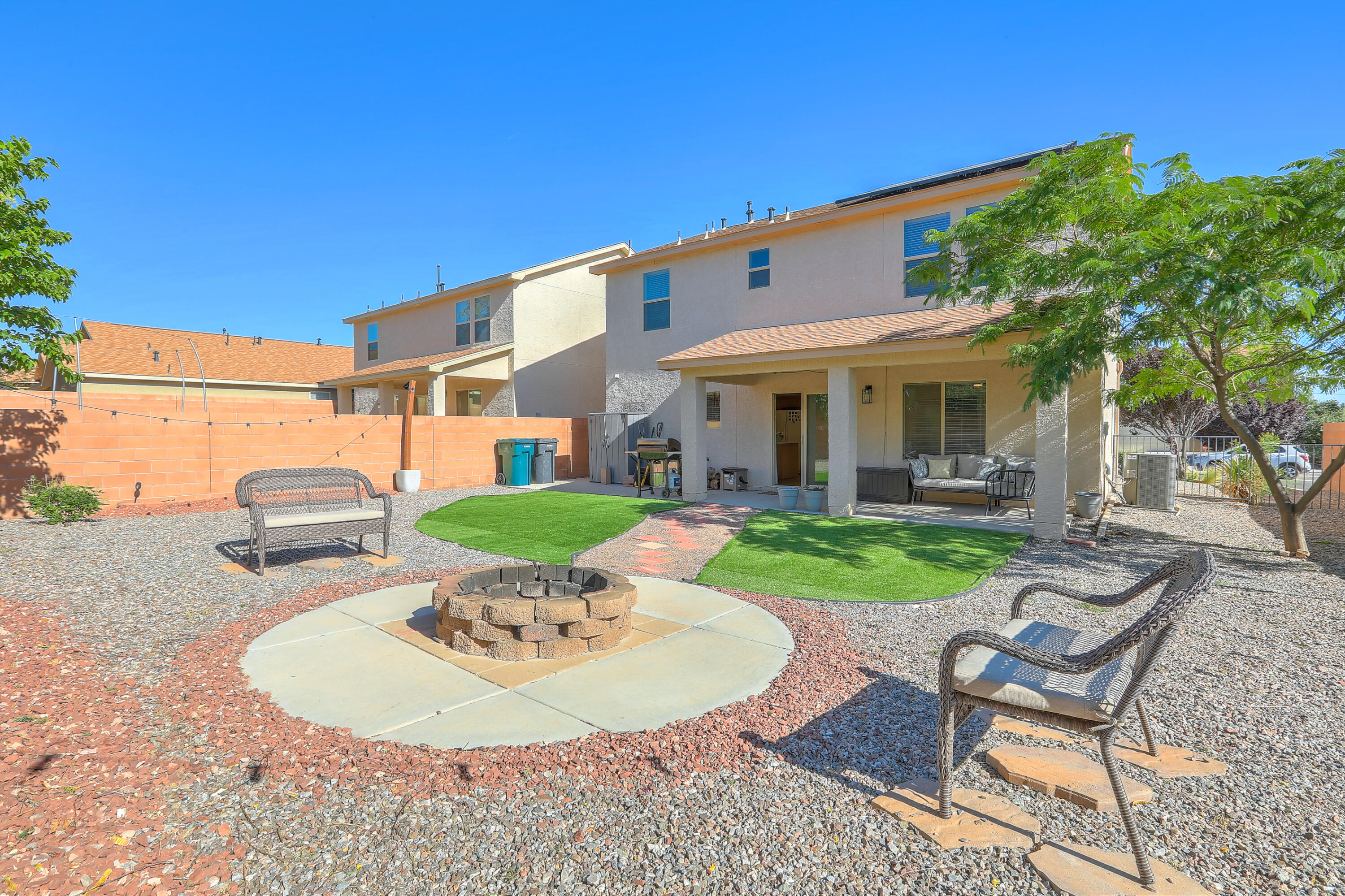 260 El Camino Loop NW