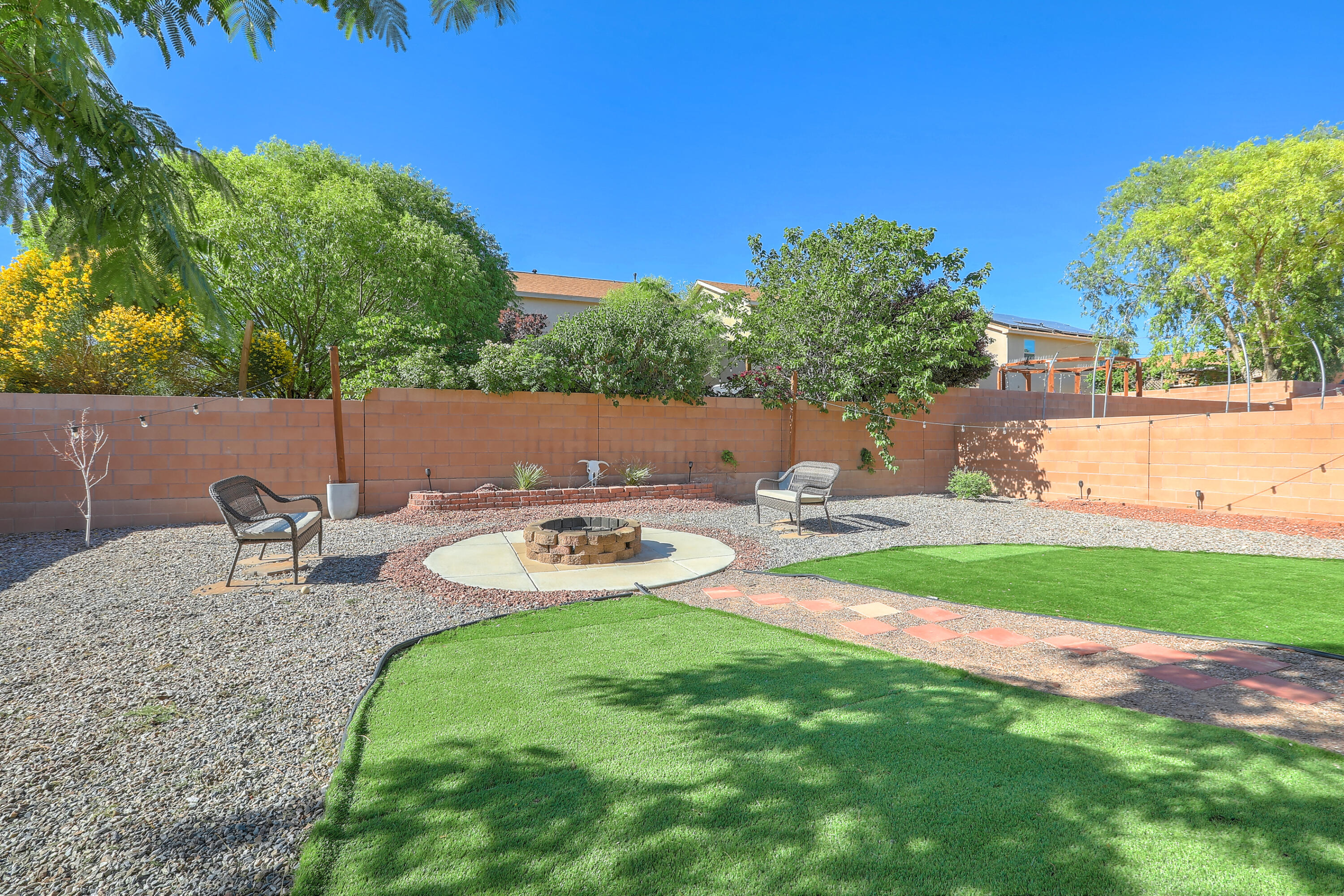 260 El Camino Loop NW