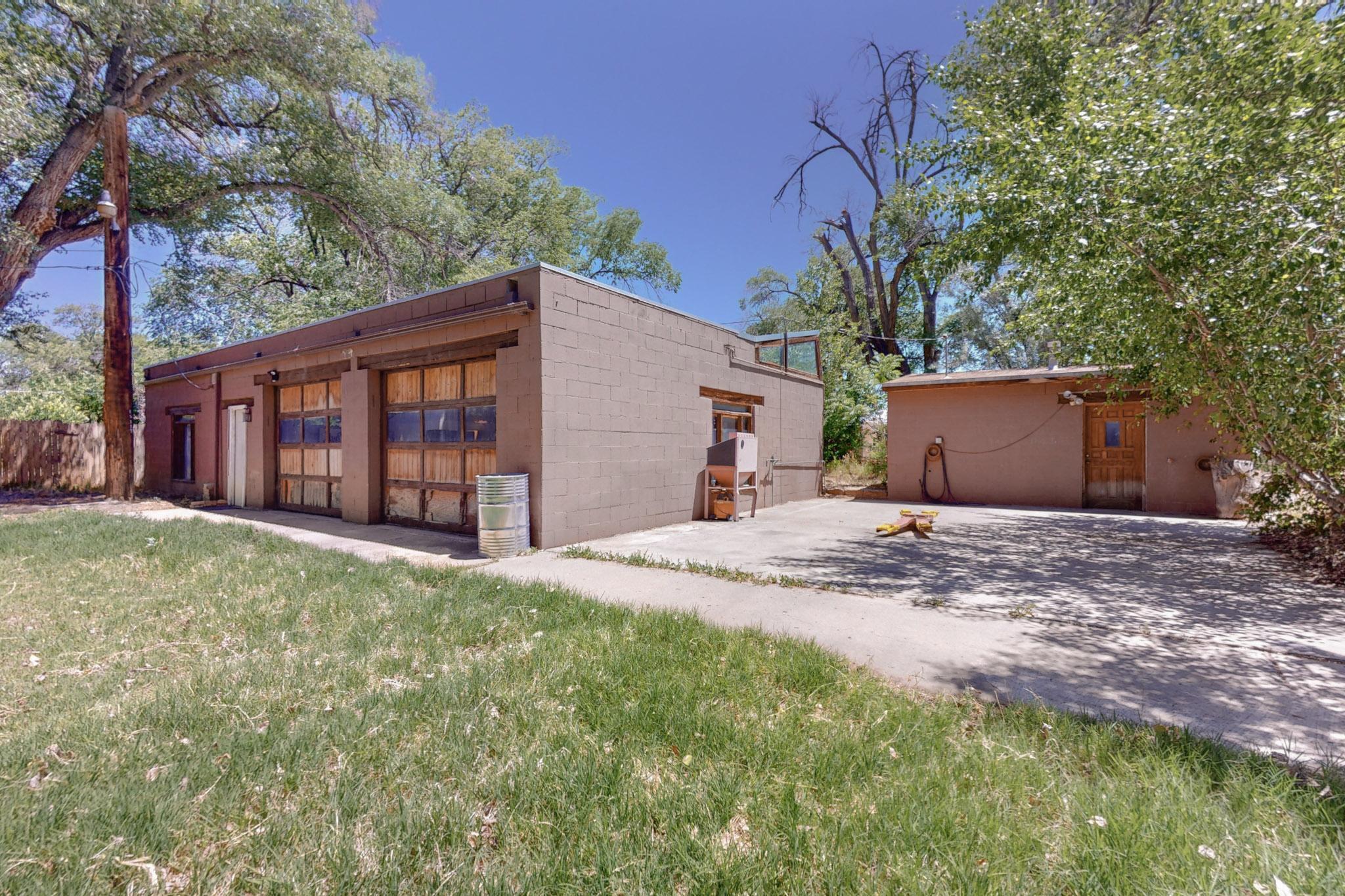 1120 La Font Road SW