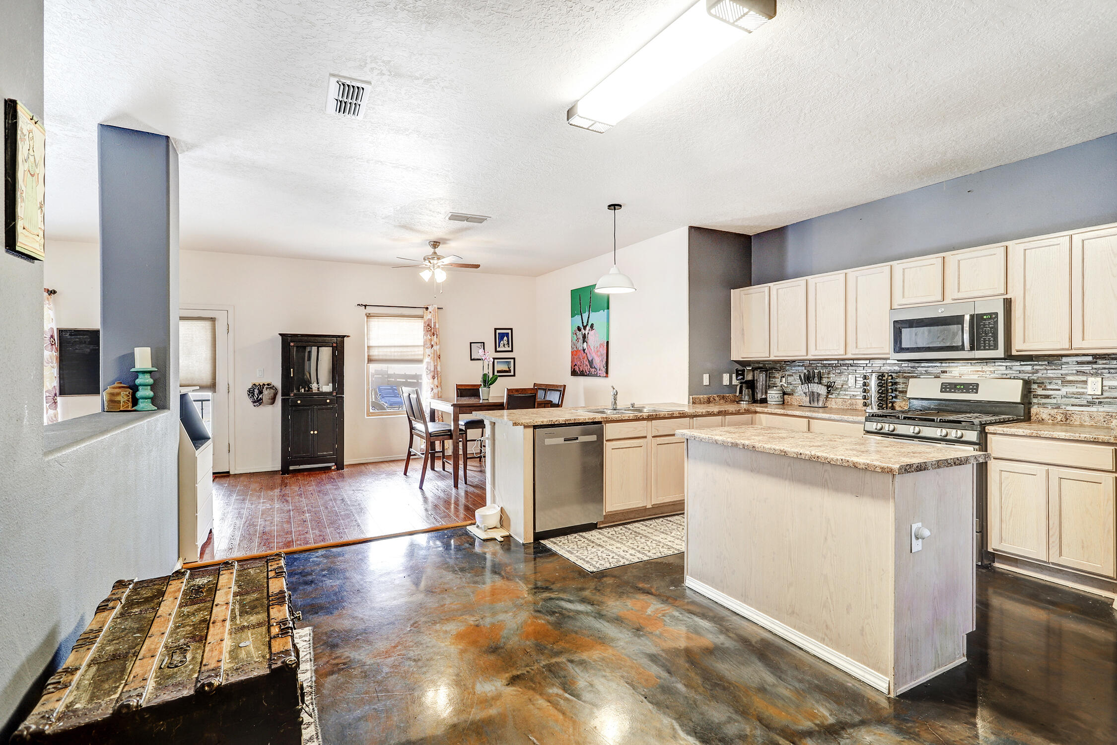 3221 San Ildefonso Loop NE