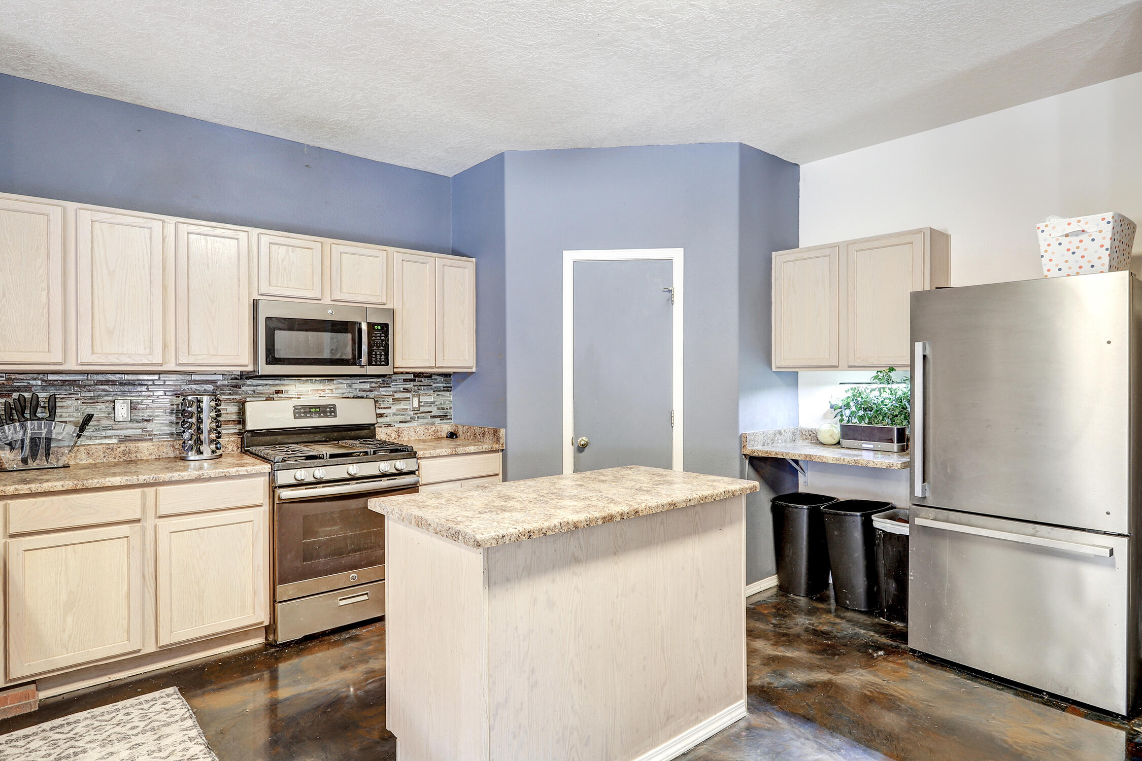 3221 San Ildefonso Loop NE