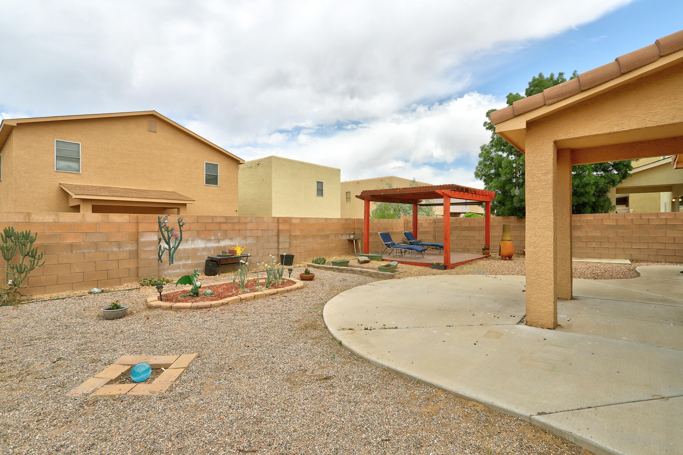 3221 San Ildefonso Loop NE