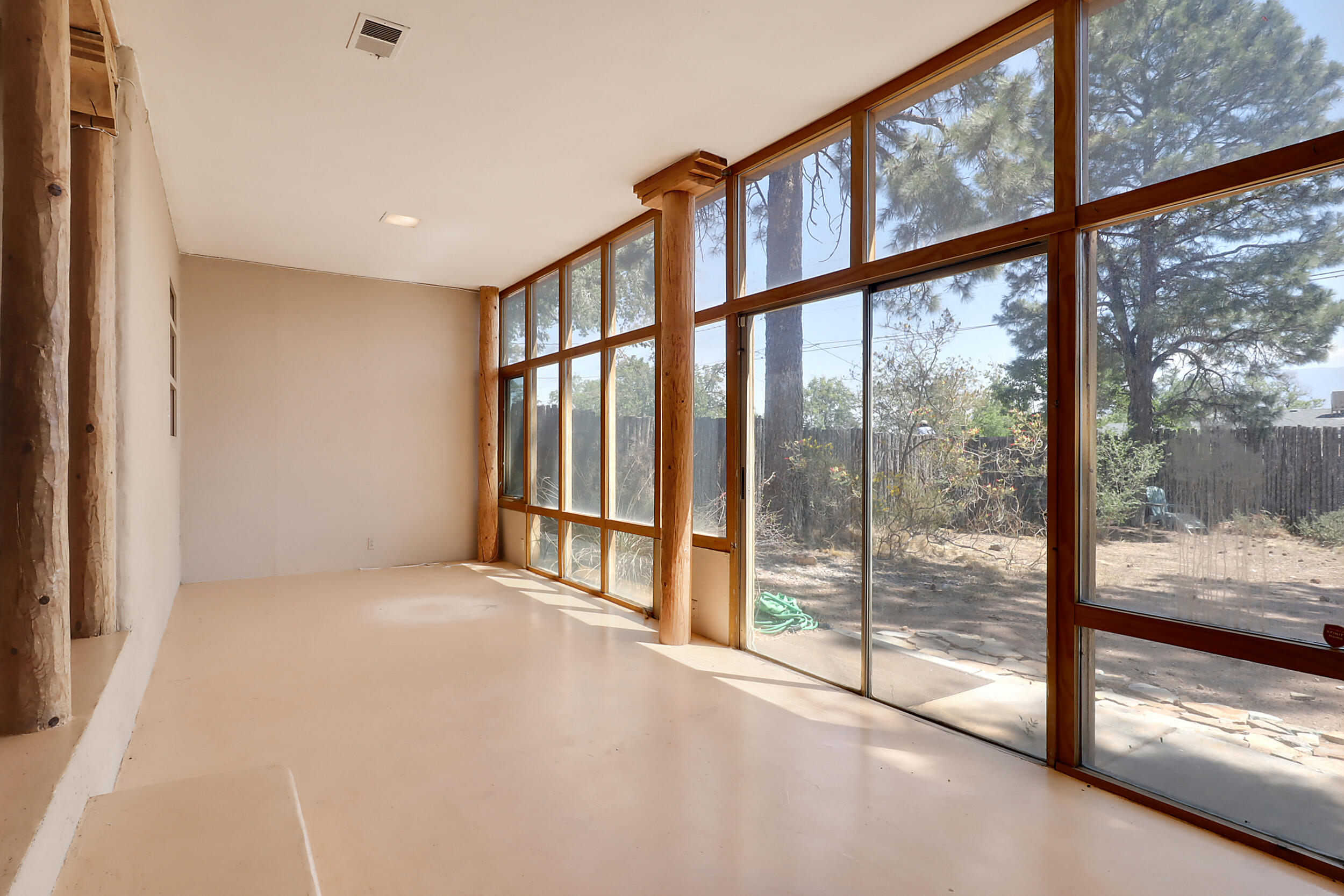 612 Solano Drive SE