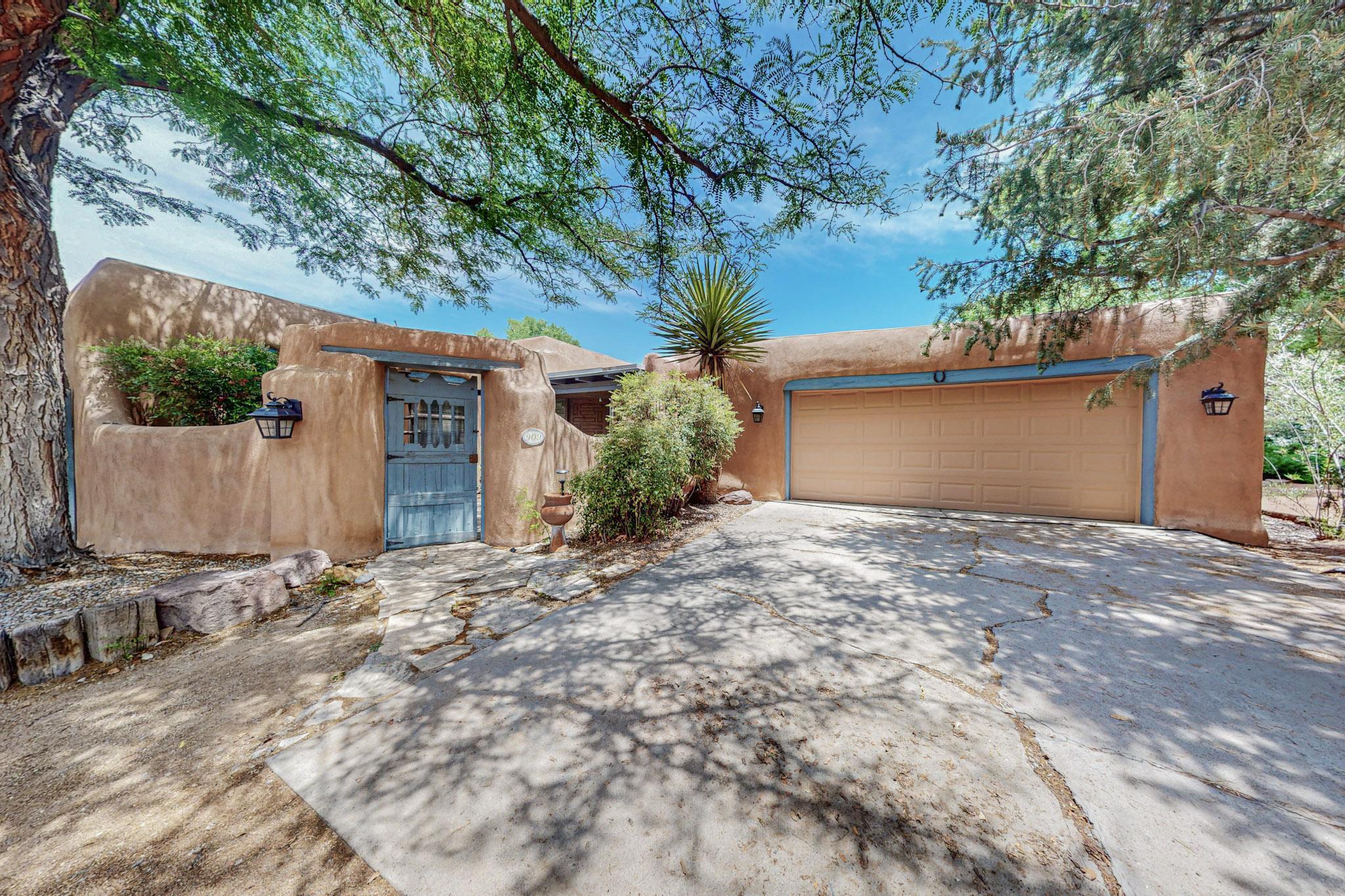 909 El Alhambra Circle NW