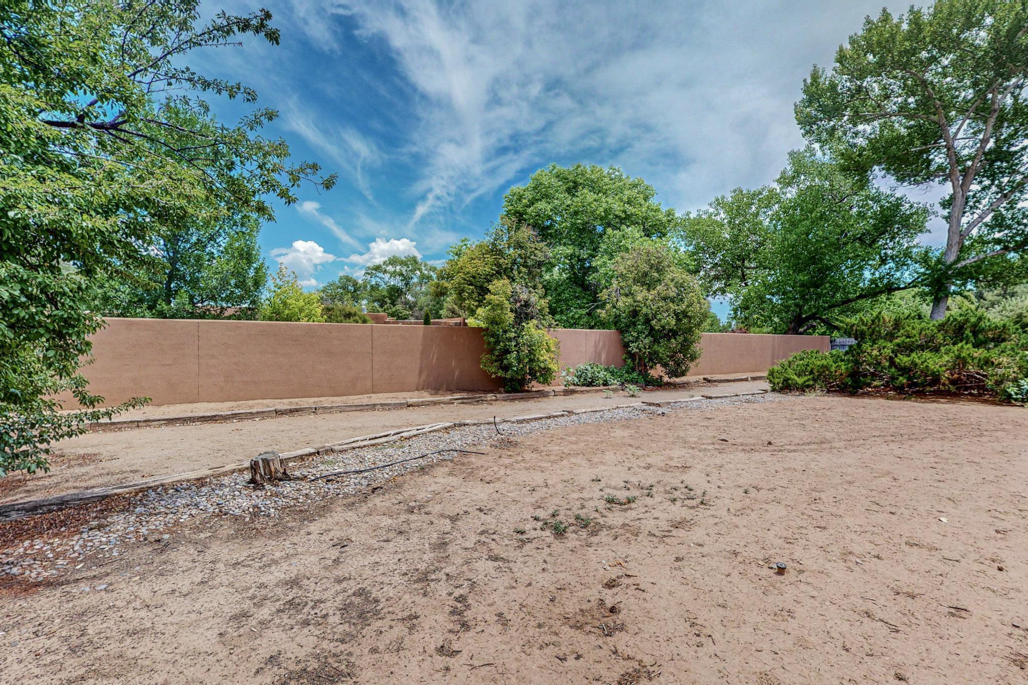 909 El Alhambra Circle NW