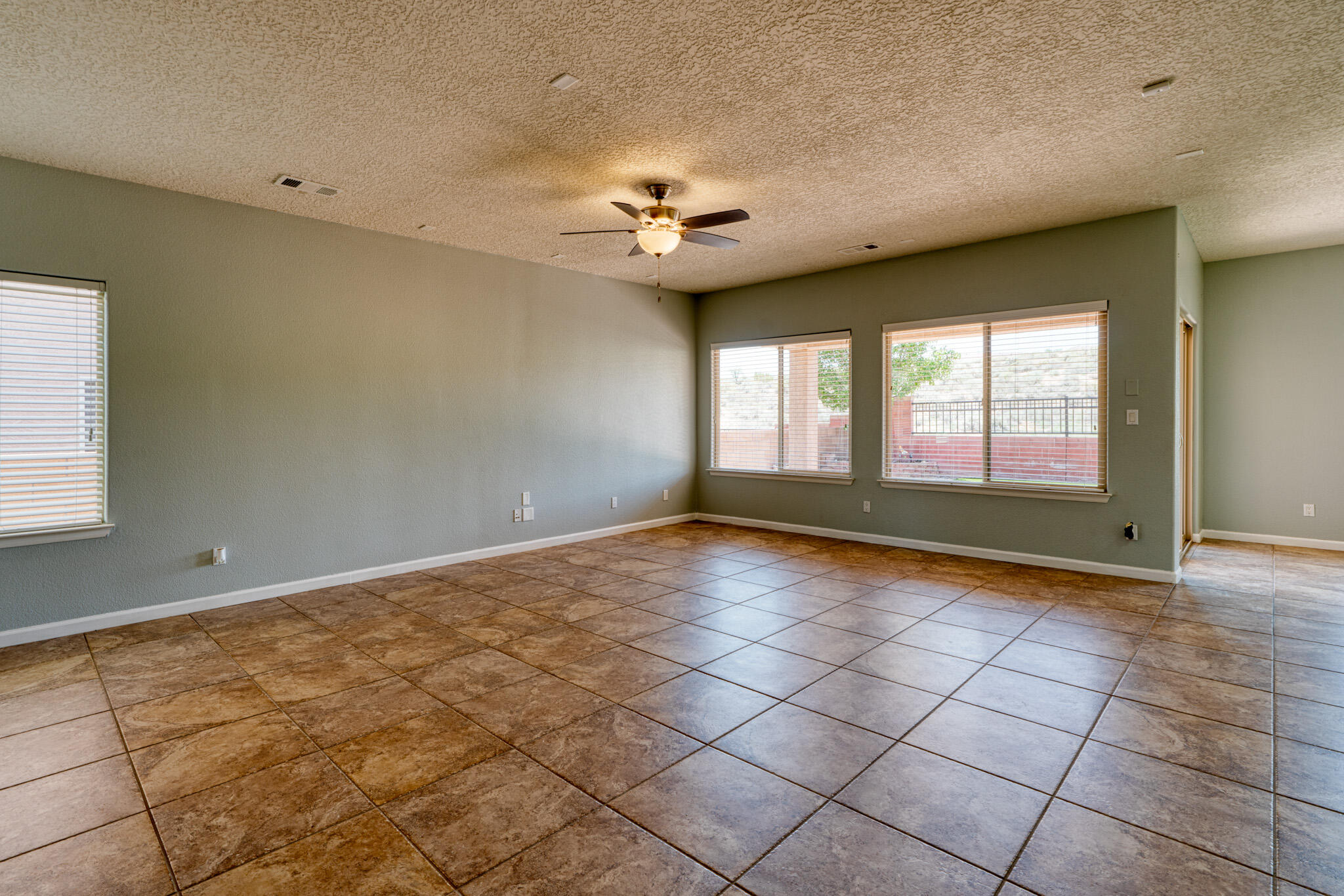 305 Valle Alto Drive NE