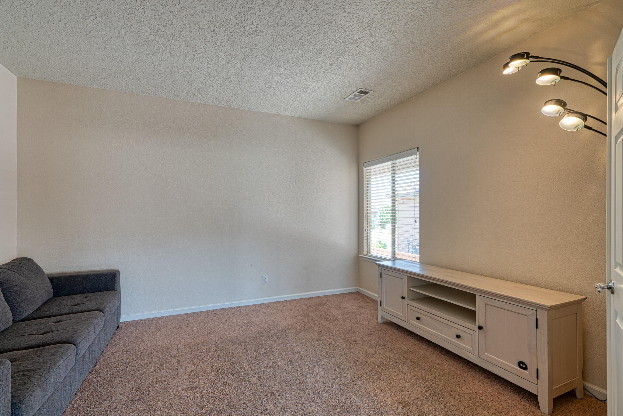 305 Valle Alto Drive NE