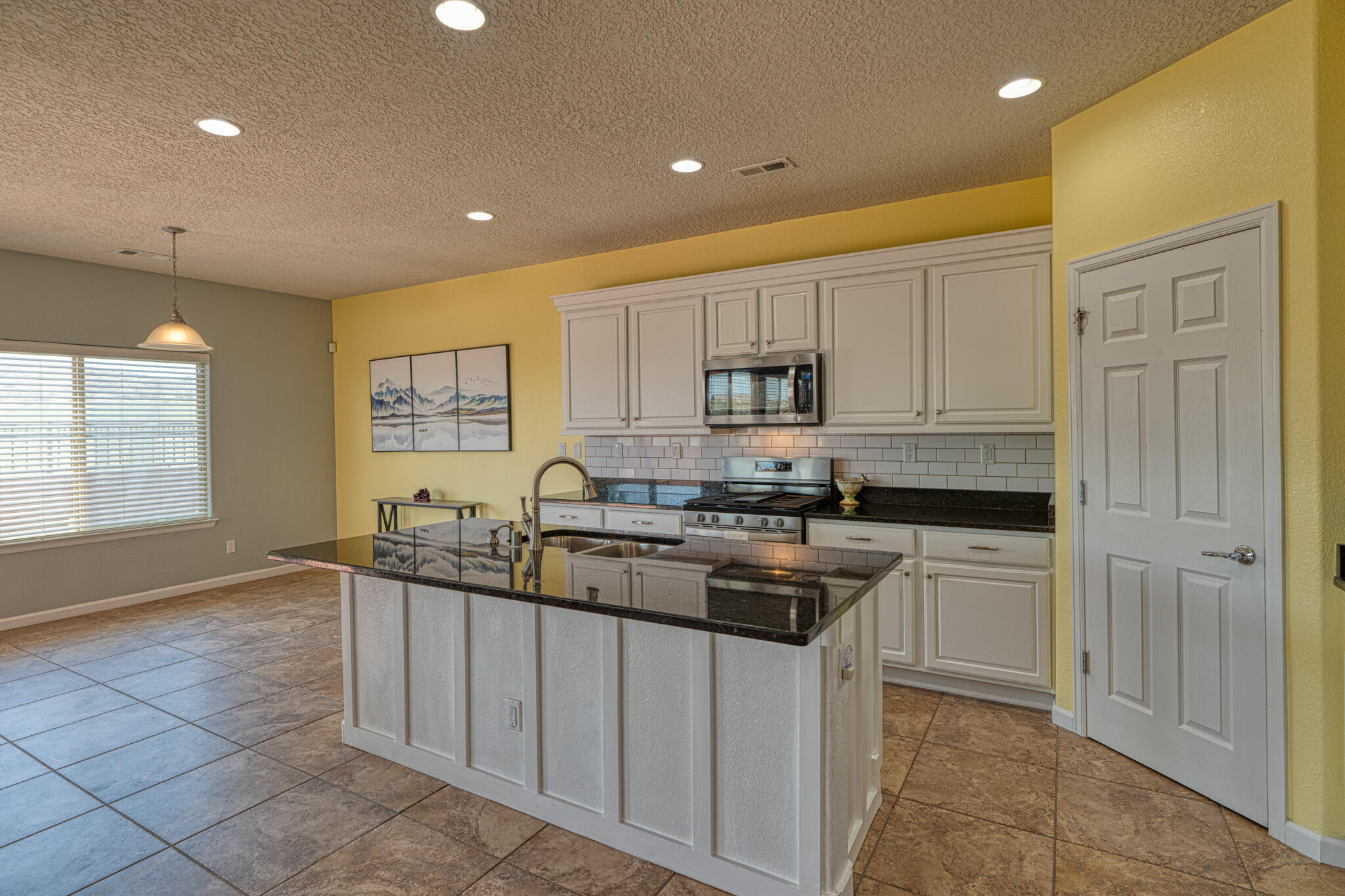 305 Valle Alto Drive NE