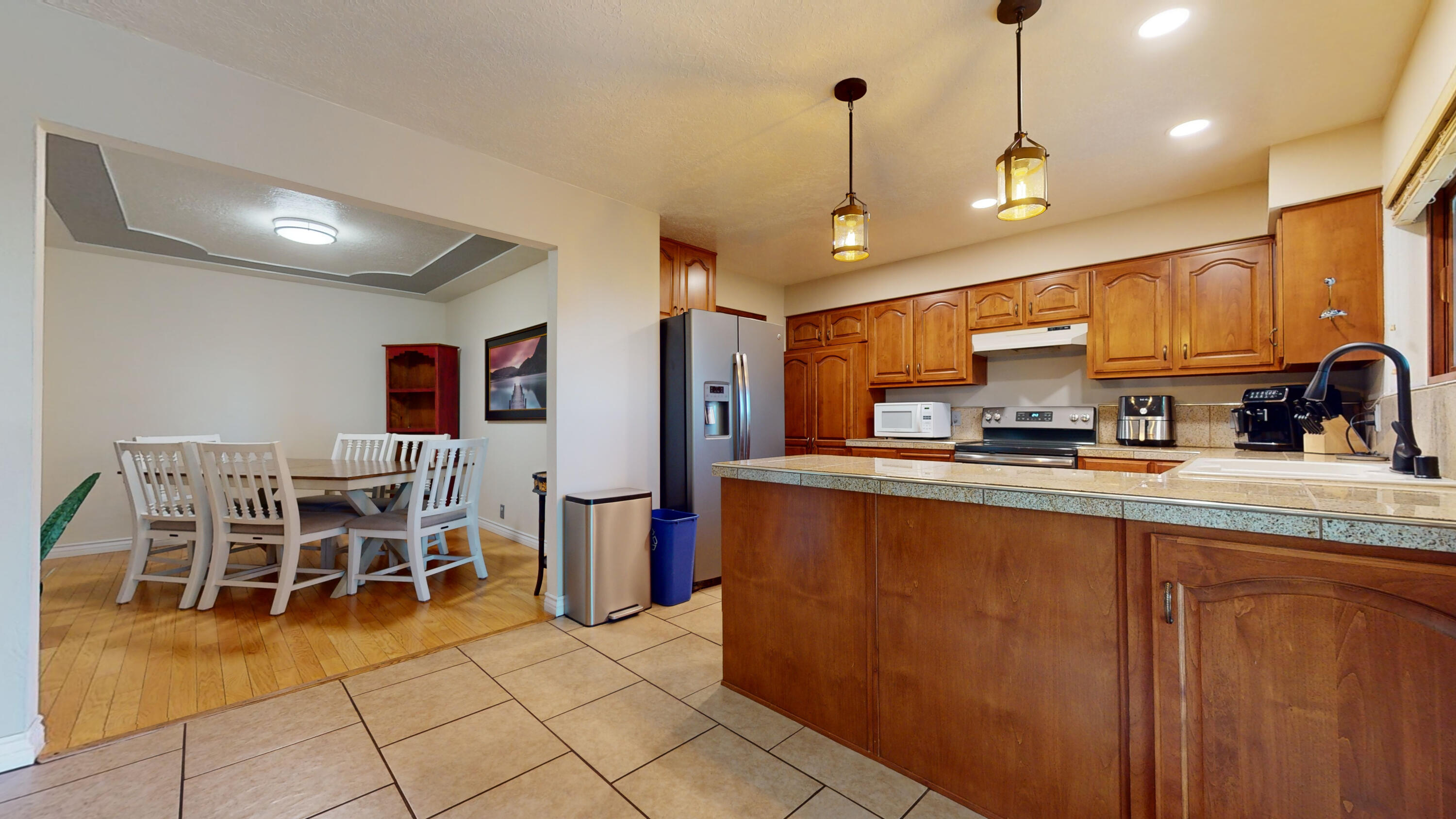 3815 Calle Pino NE
