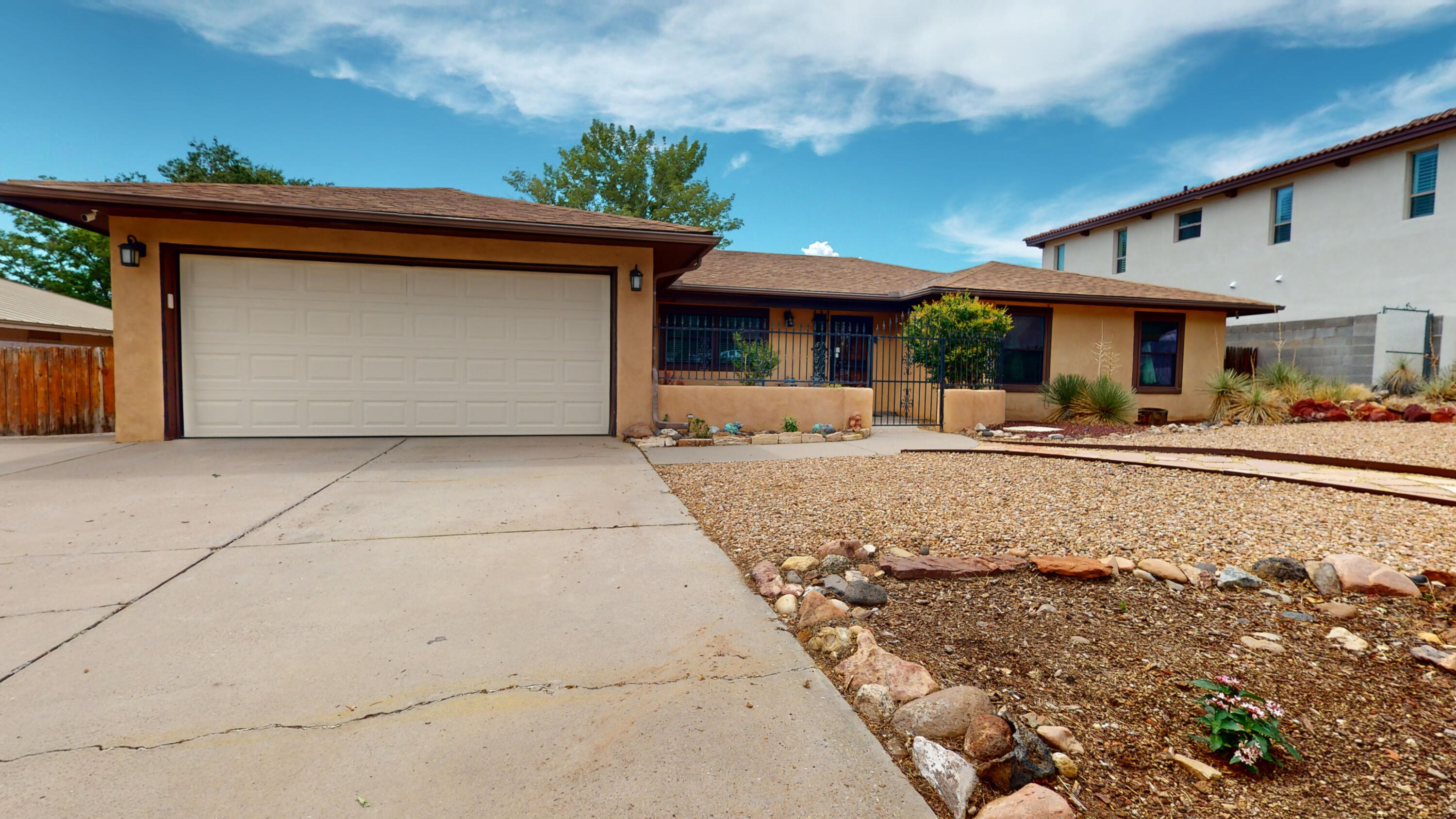 3815 Calle Pino NE