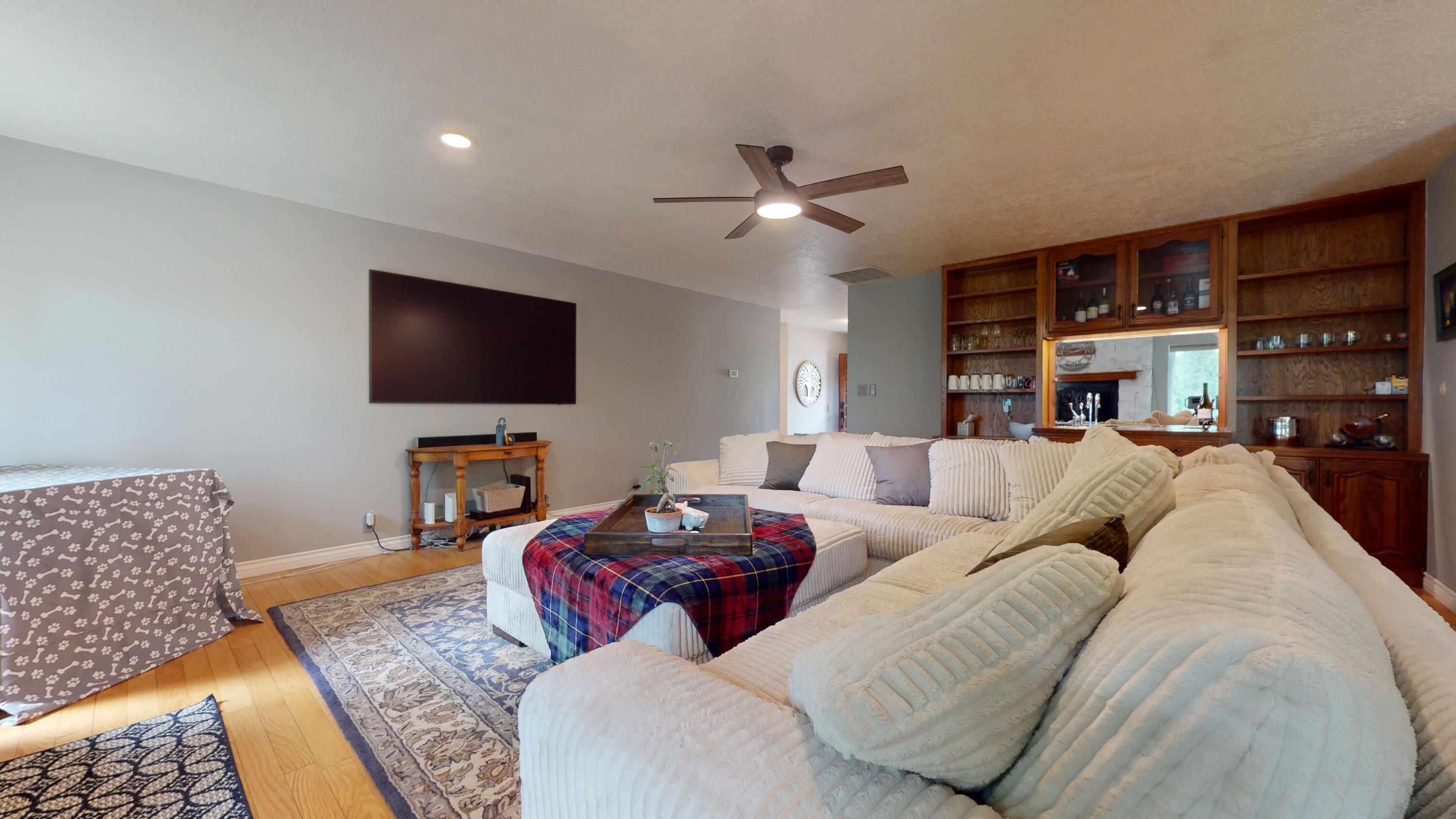 3815 Calle Pino NE