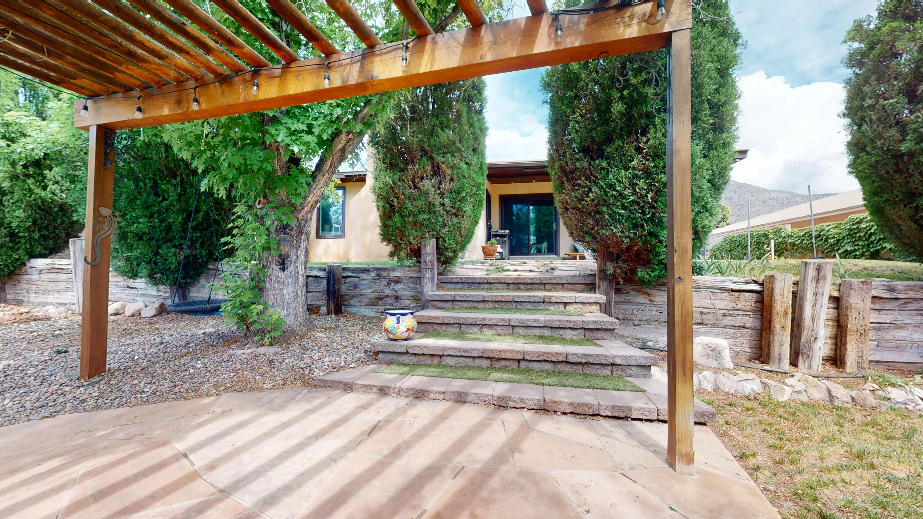 3815 Calle Pino NE
