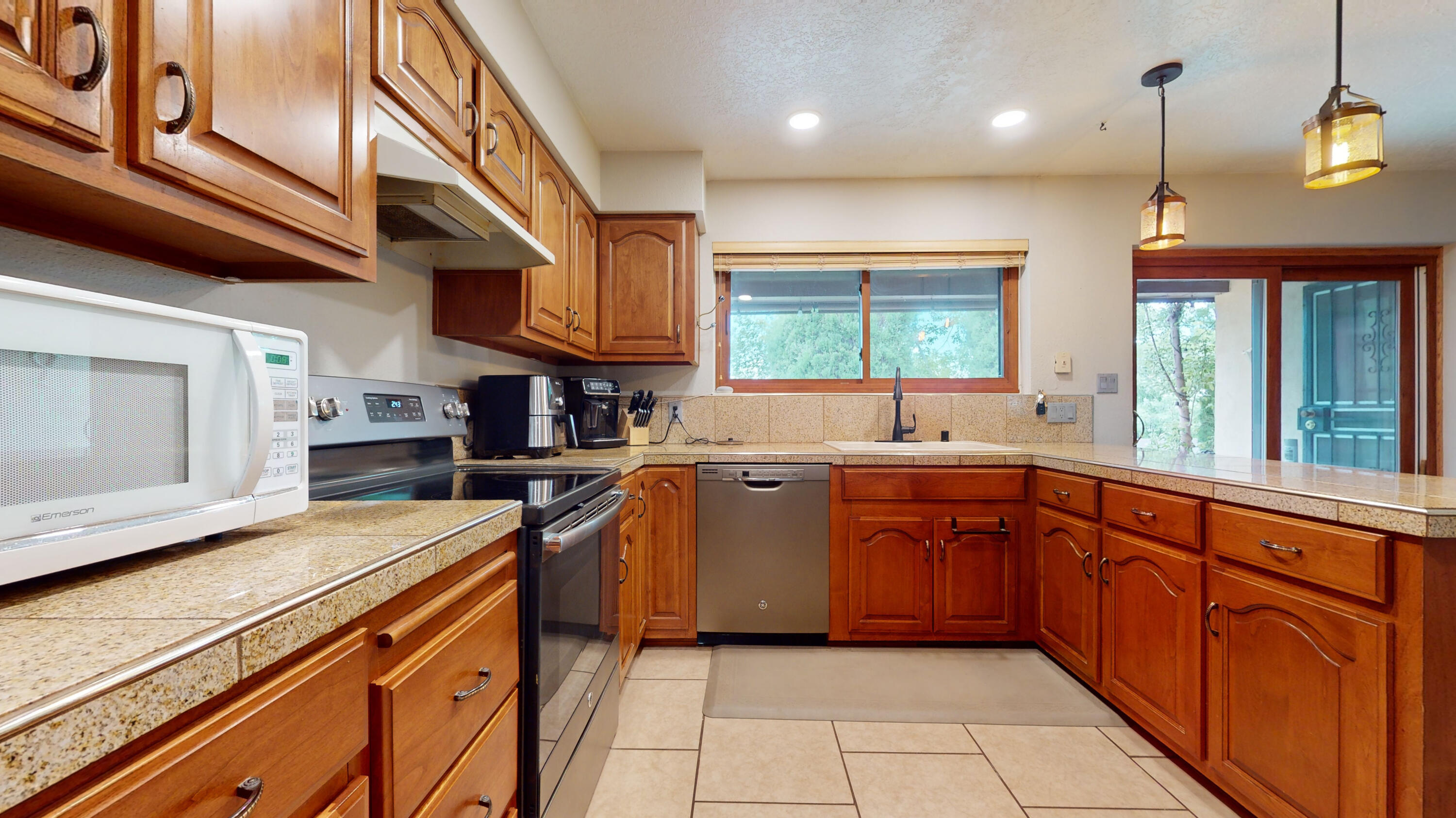 3815 Calle Pino NE